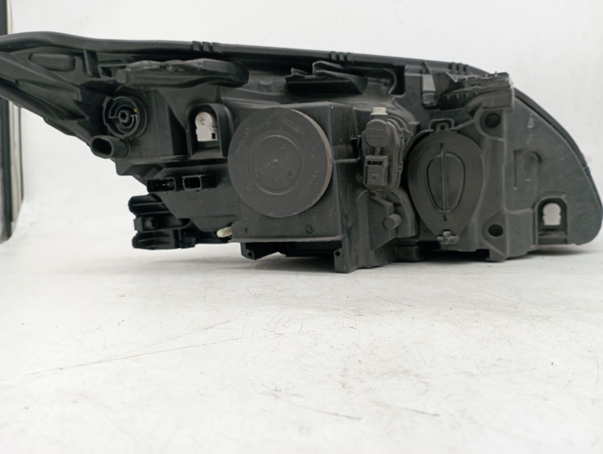 260600074R FARO IZQUIERDO RENAULT LAGUNA 2010 12922 devimagesvext/08283e45-1ba6-4c70-9a92-5b0ff35685bb/migcrv/imagenes/000/000/680/000000680295.jpeg