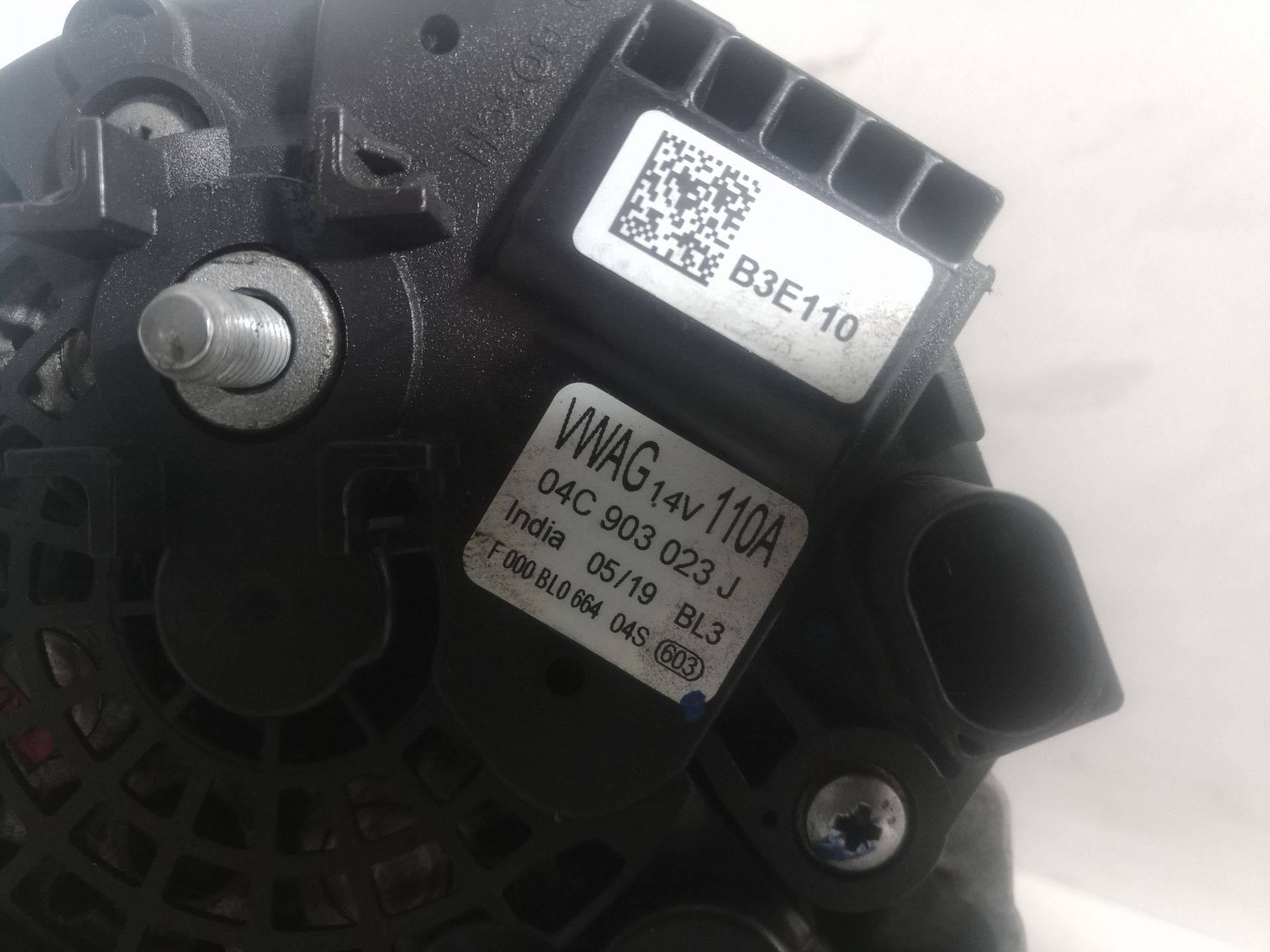 04C903023J ALTERNADOR SKODA FABIA 2019 12037 devimagesvext/08283e45-1ba6-4c70-9a92-5b0ff35685bb/migcrv/imagenes/000/000/682/000000682357.jpeg