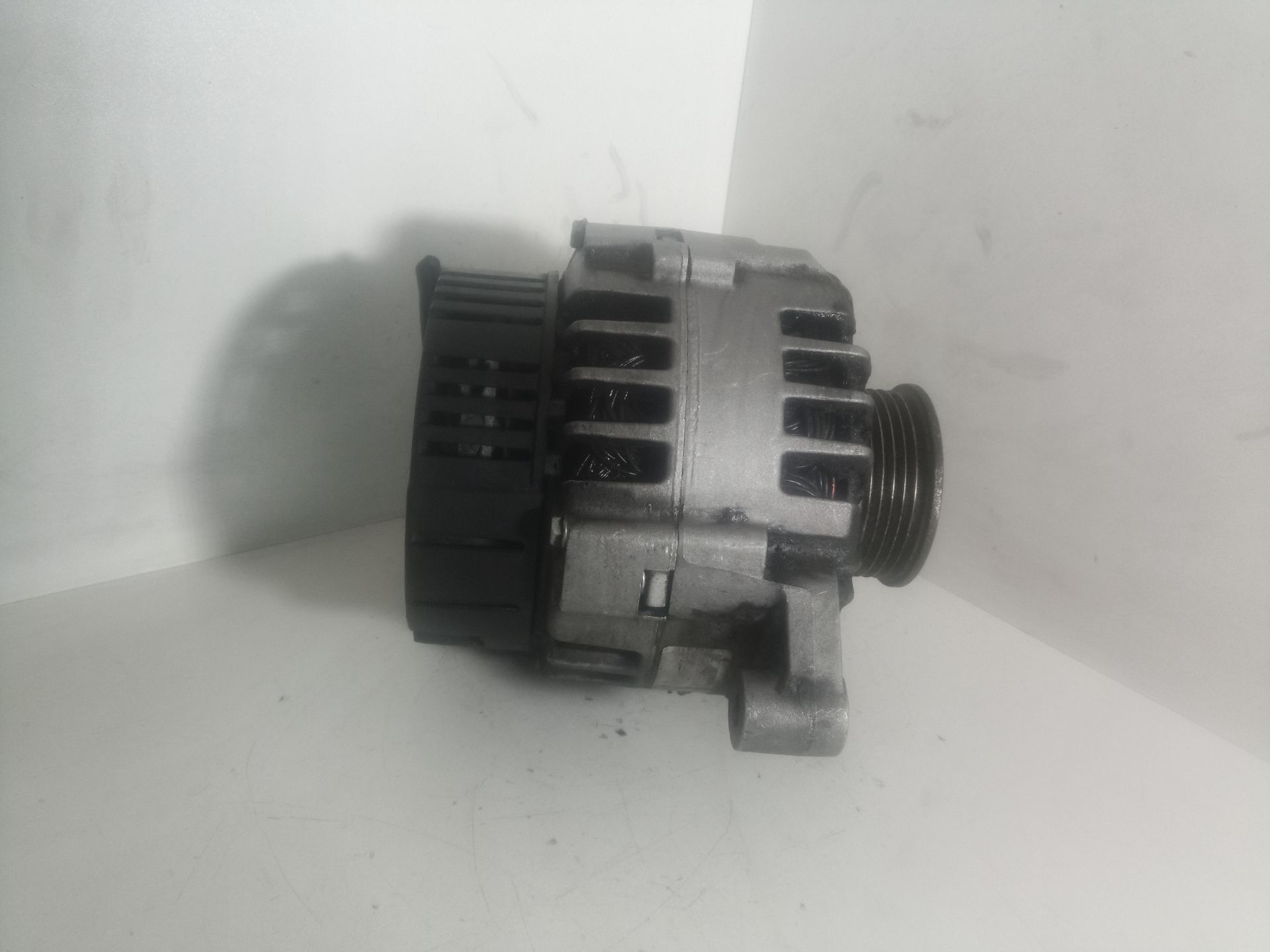 LRA01975 ALTERNADOR AUDI A4 BERLINA 2001 33292 devimagesvext/08283e45-1ba6-4c70-9a92-5b0ff35685bb/migcrv/imagenes/000/000/682/000000682443.jpeg