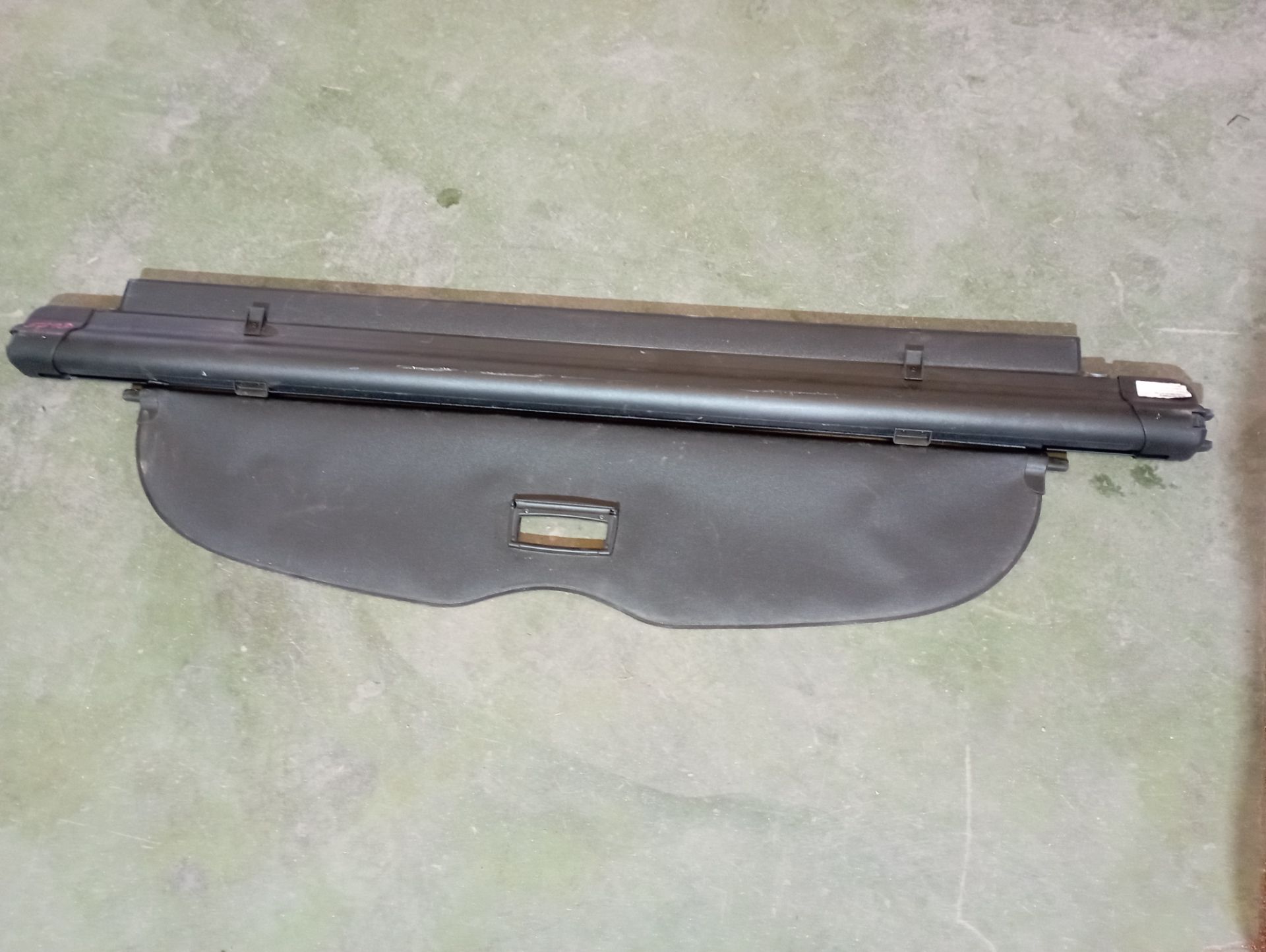 6491005040 BANDEJA TRASERA TOYOTA AVENSIS 2012 32935 devimagesvext/08283e45-1ba6-4c70-9a92-5b0ff35685bb/migcrv/imagenes/000/000/683/000000683885.jpeg