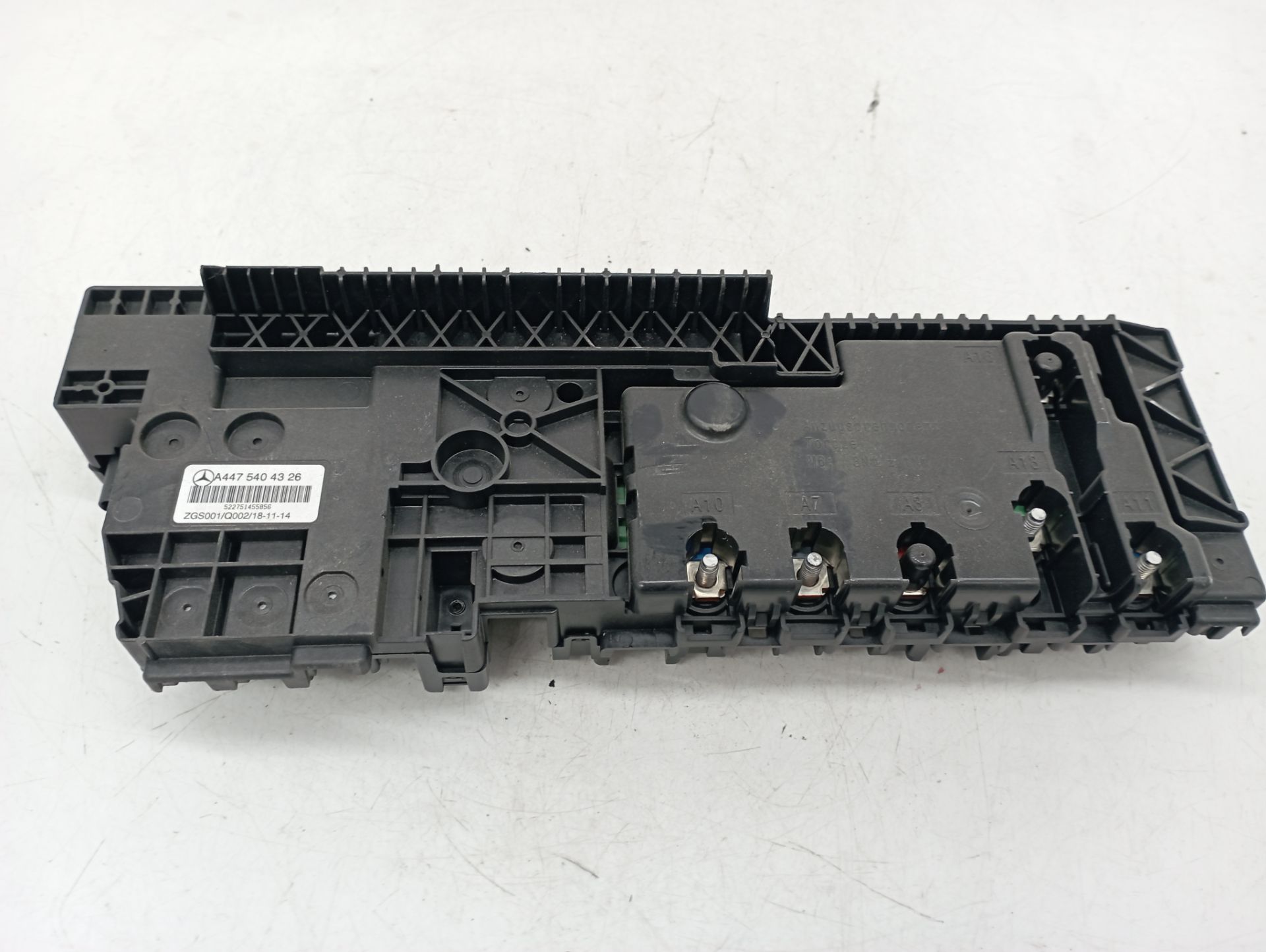 A4475404326 CAJA RELES FUSIBLES MERCEDES-BENZ VITO TOURER 2019 34969 devimagesvext/08283e45-1ba6-4c70-9a92-5b0ff35685bb/migcrv/imagenes/000/000/684/000000684523.jpeg