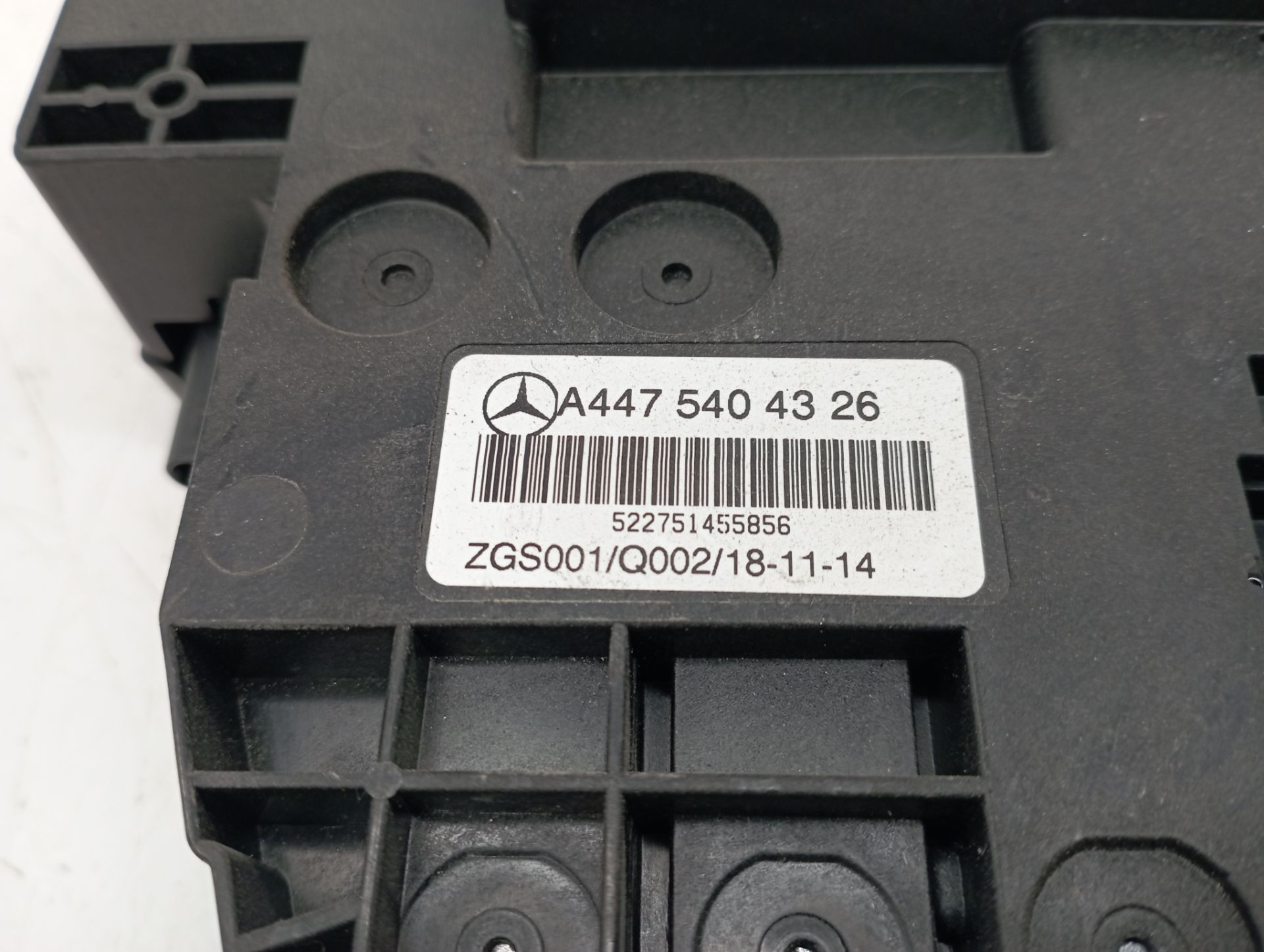 A4475404326 CAJA RELES FUSIBLES MERCEDES-BENZ VITO TOURER 2019 34969 devimagesvext/08283e45-1ba6-4c70-9a92-5b0ff35685bb/migcrv/imagenes/000/000/684/000000684527.jpeg