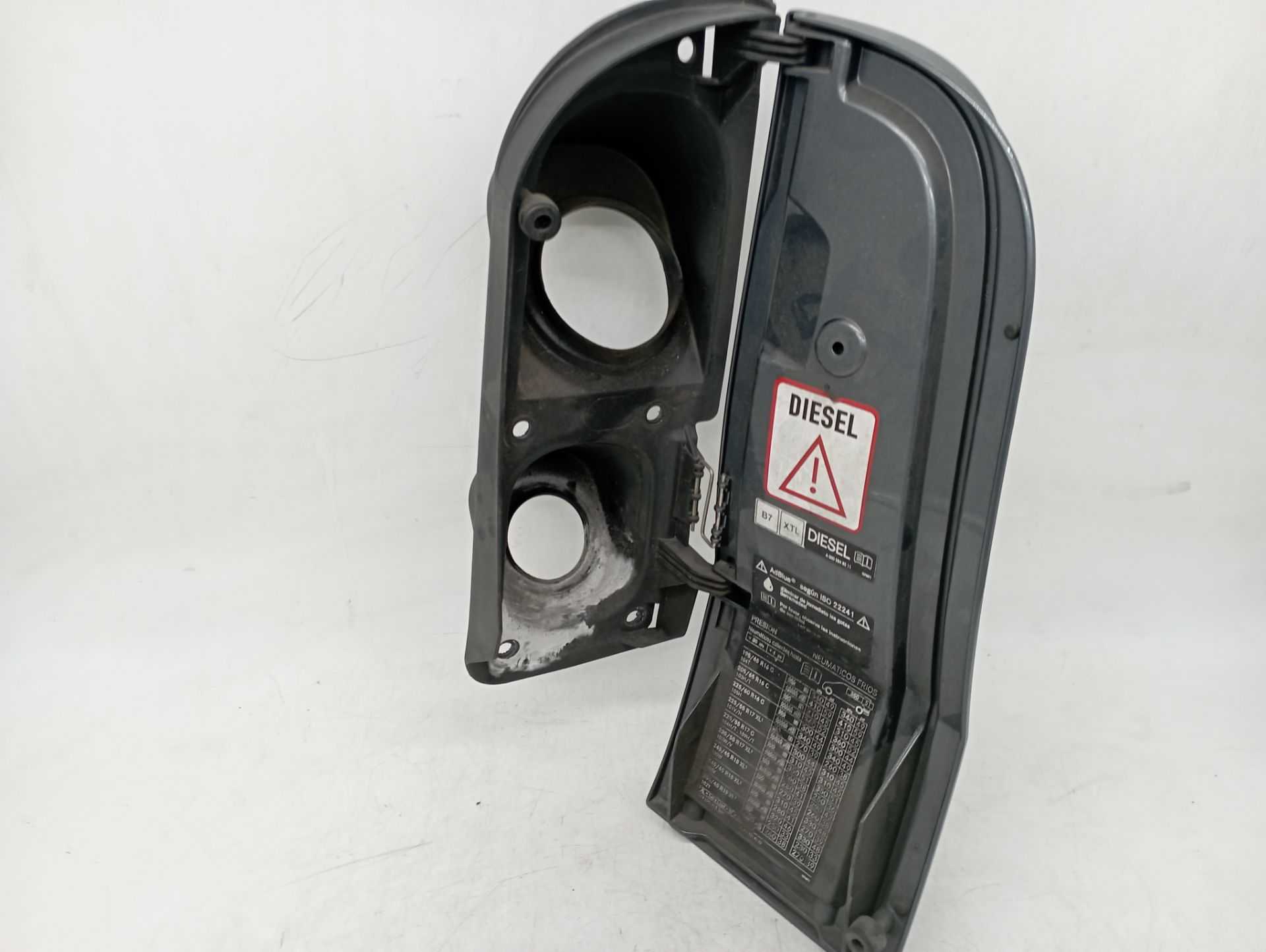 A4477540009 TAPA EXTERIOR COMBUSTIBLE MERCEDES-BENZ VITO TOURER 2019 32666 devimagesvext/08283e45-1ba6-4c70-9a92-5b0ff35685bb/migcrv/imagenes/000/000/684/000000684967.jpeg