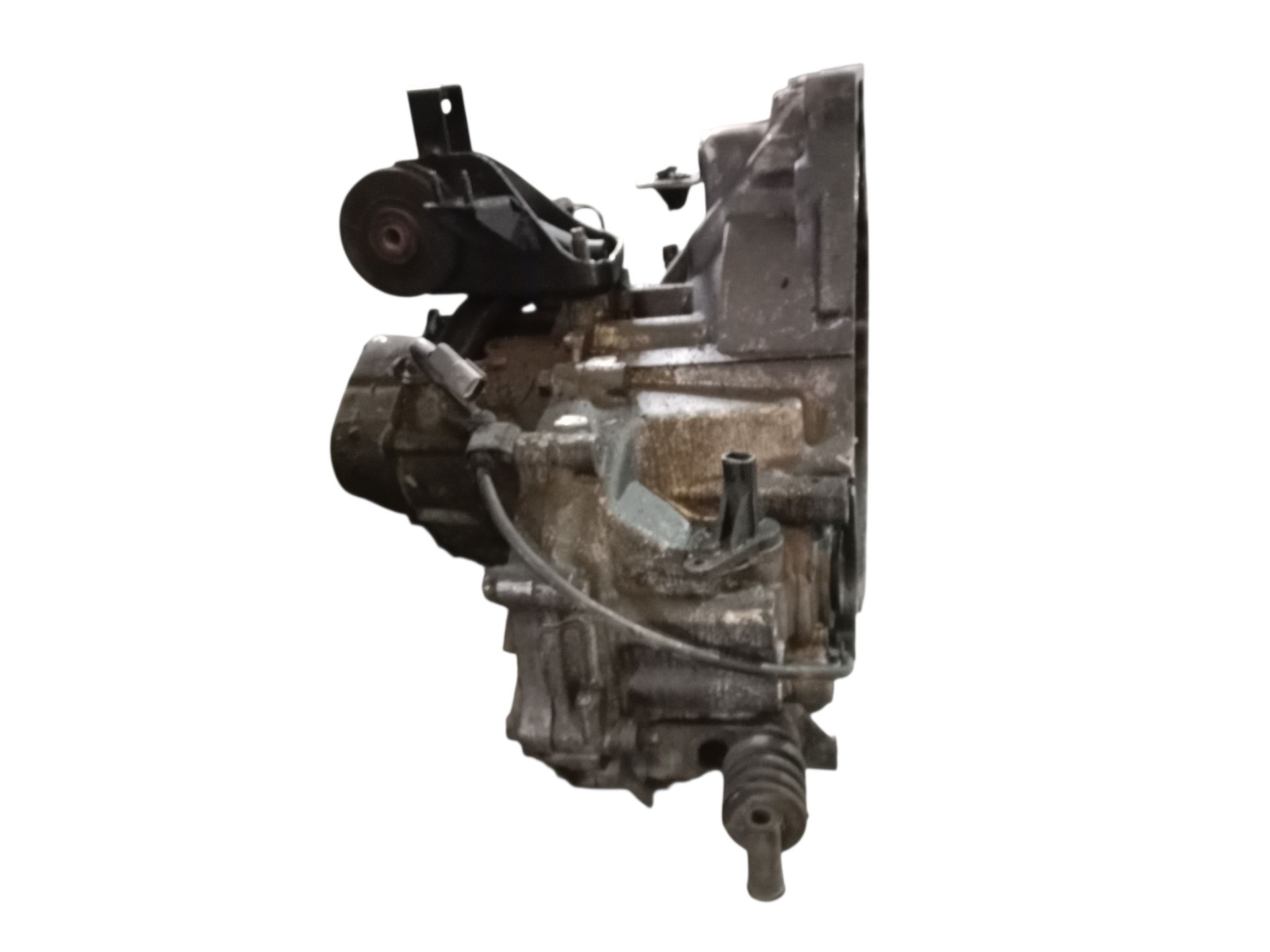 SIN DEFINIR CAJA CAMBIOS MAZDA 626 BERLINA 2002  Caja de cambios 5-marcha 32335 devimagesvext/08283e45-1ba6-4c70-9a92-5b0ff35685bb/migcrv/imagenes/000/000/685/000000685857.jpeg