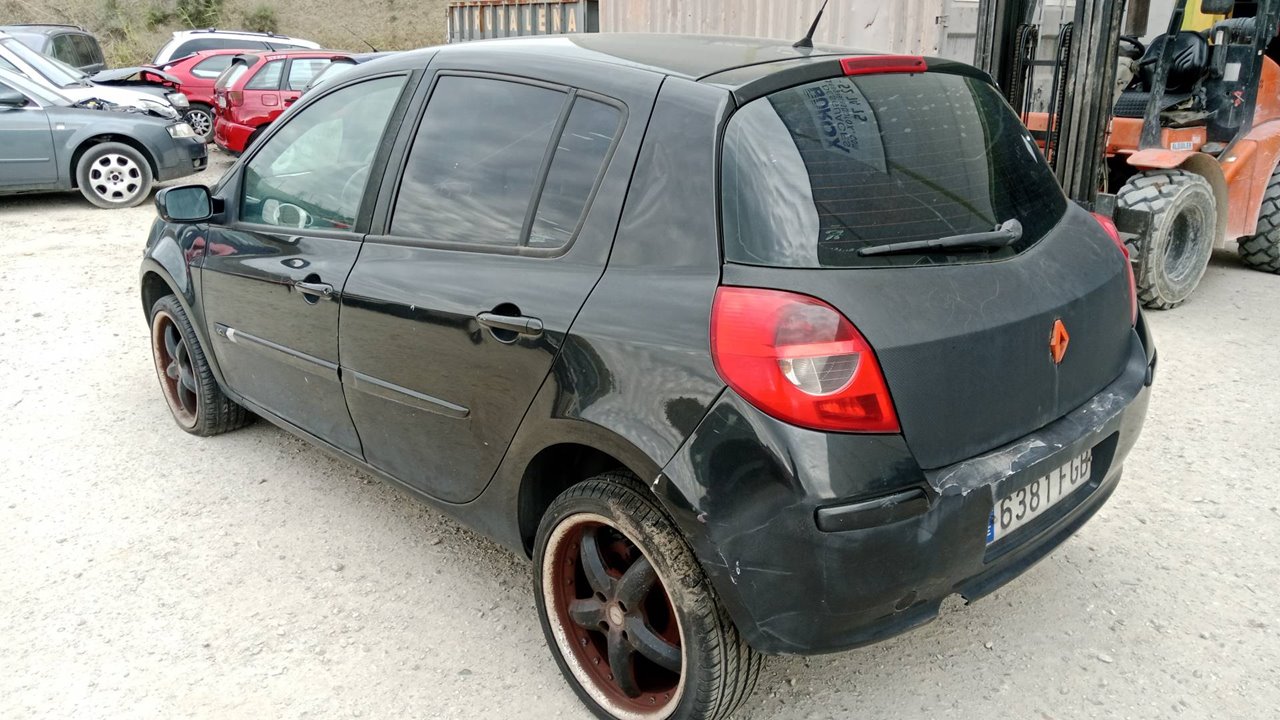 674661C R17F261260 CAJA RELES FUSIBLES RENAULT CLIO III 2006 36174 devimagesvext/08283e45-1ba6-4c70-9a92-5b0ff35685bb/migcrv/imagenes/000/000/687/000000687668.jpeg