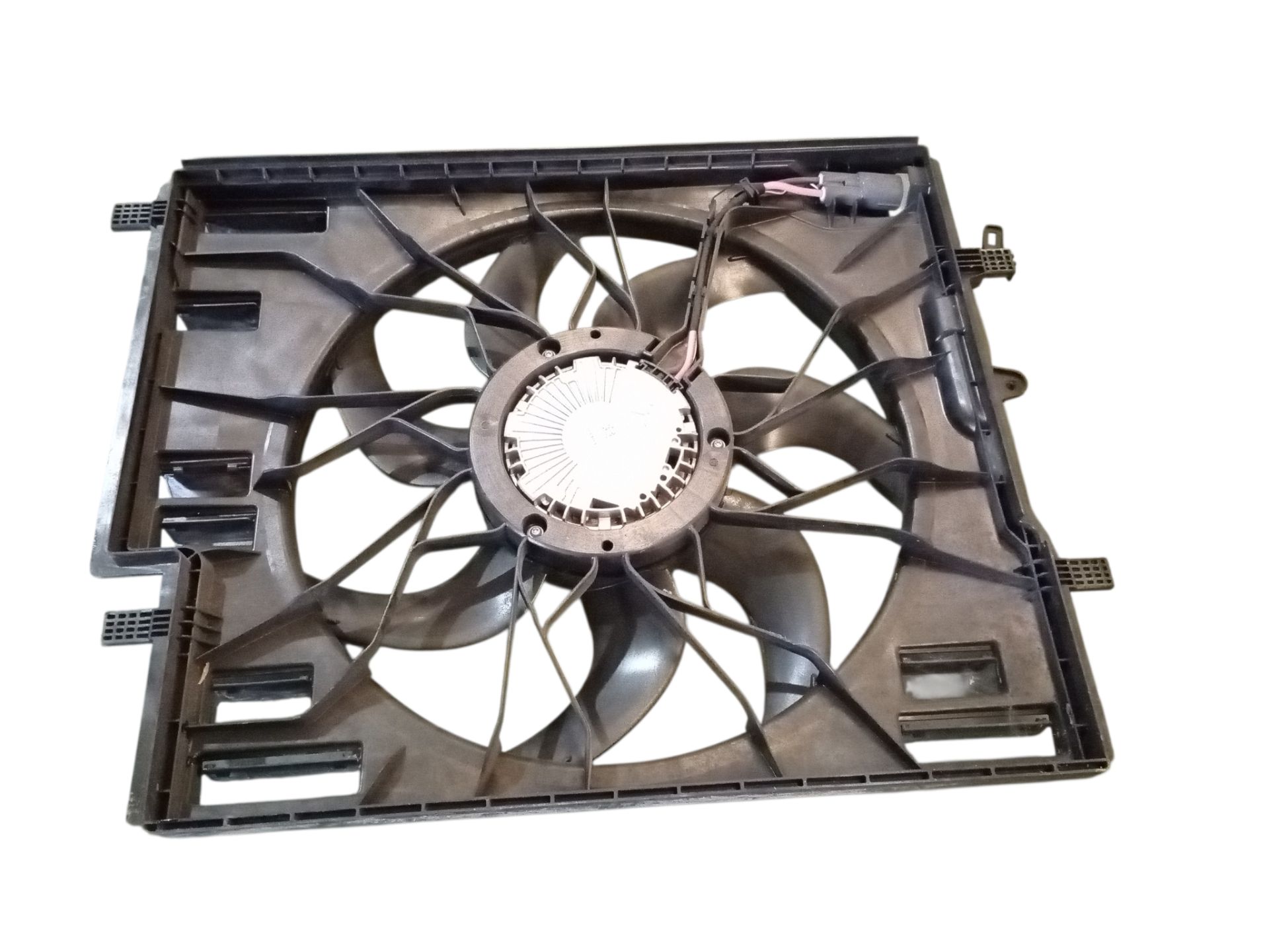 0001010126 ELECTROVENTILADOR VOLVO XC60 2021 33005 devimagesvext/08283e45-1ba6-4c70-9a92-5b0ff35685bb/migcrv/imagenes/000/000/688/000000688447.jpeg