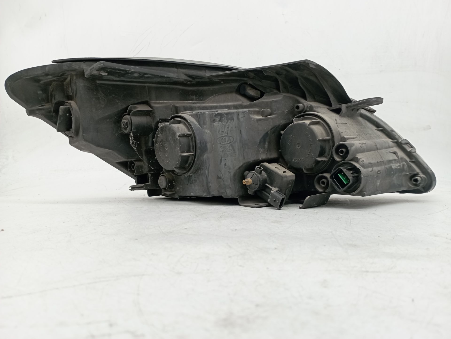921011H000 FARO IZQUIERDO KIA CEED 2007 33463 devimagesvext/08283e45-1ba6-4c70-9a92-5b0ff35685bb/migcrv/imagenes/000/000/691/000000691111.jpeg
