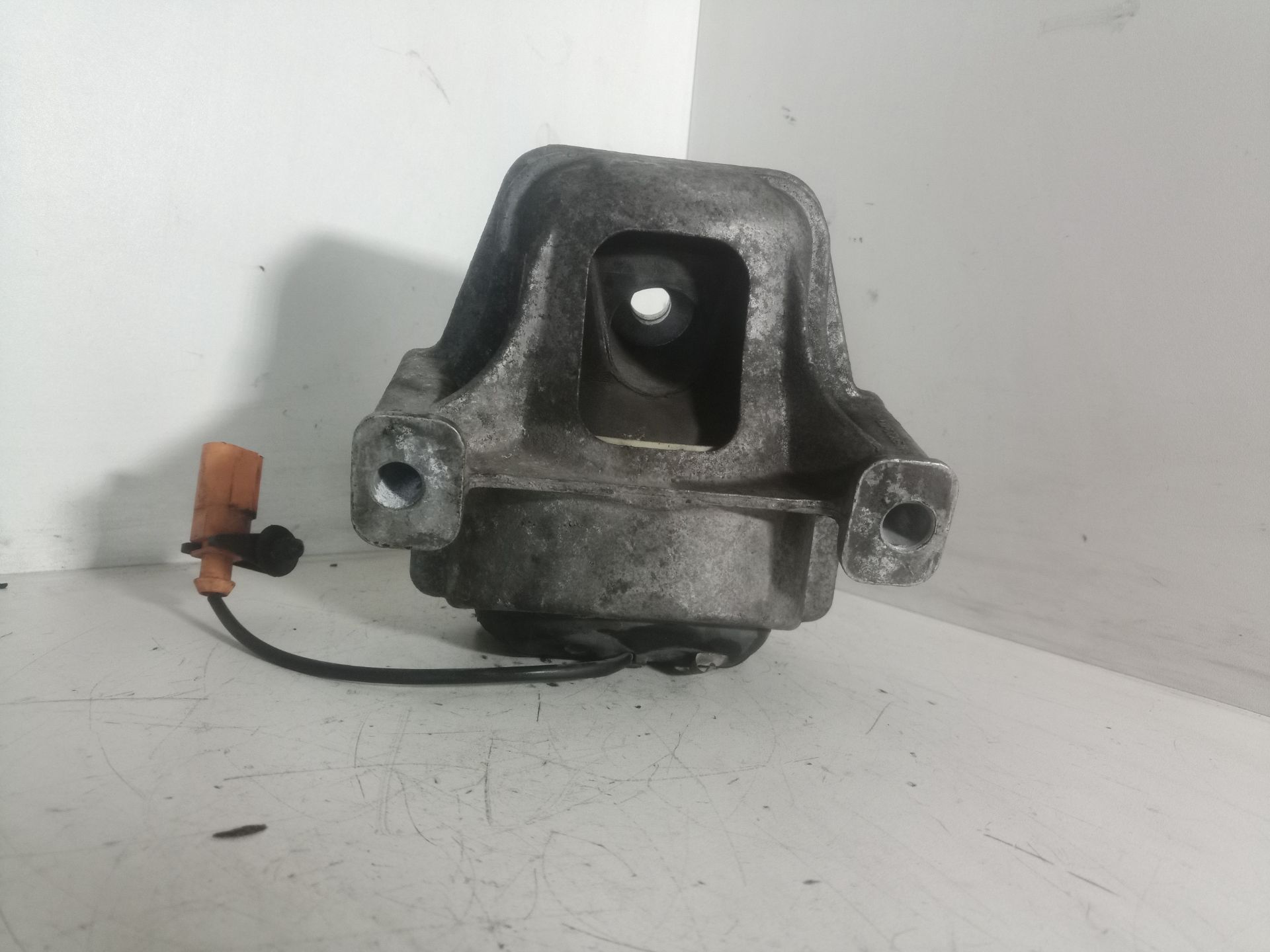 8K0199381 SOPORTE MOTOR AUDI Q5 2009 34435 devimagesvext/08283e45-1ba6-4c70-9a92-5b0ff35685bb/migcrv/imagenes/000/000/691/000000691591.jpeg