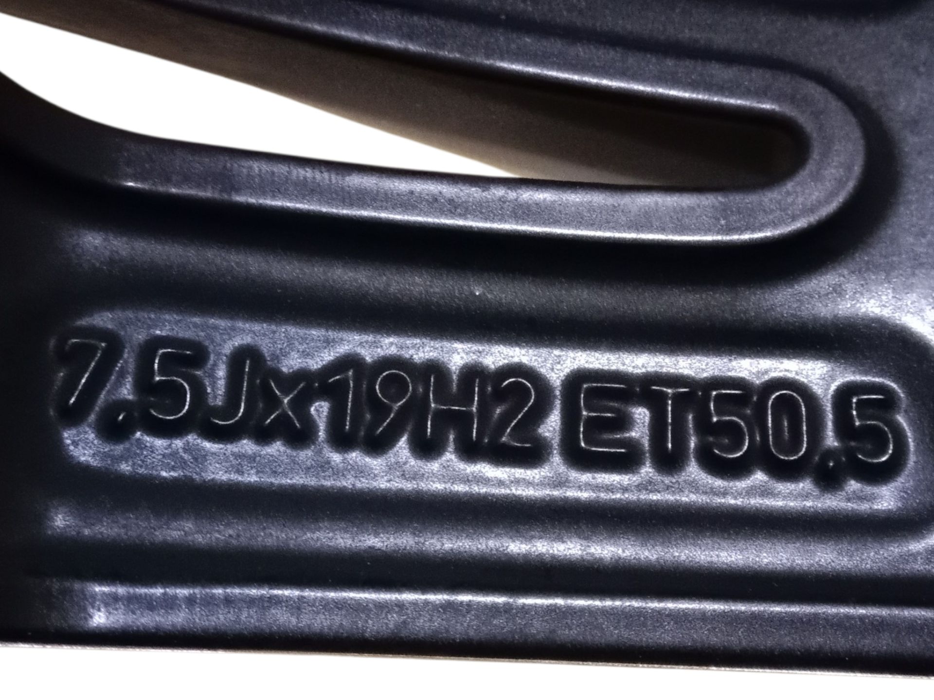R19 LLANTA VOLVO XC60 2021 32148 devimagesvext/08283e45-1ba6-4c70-9a92-5b0ff35685bb/migcrv/imagenes/000/000/691/000000691727.jpeg
