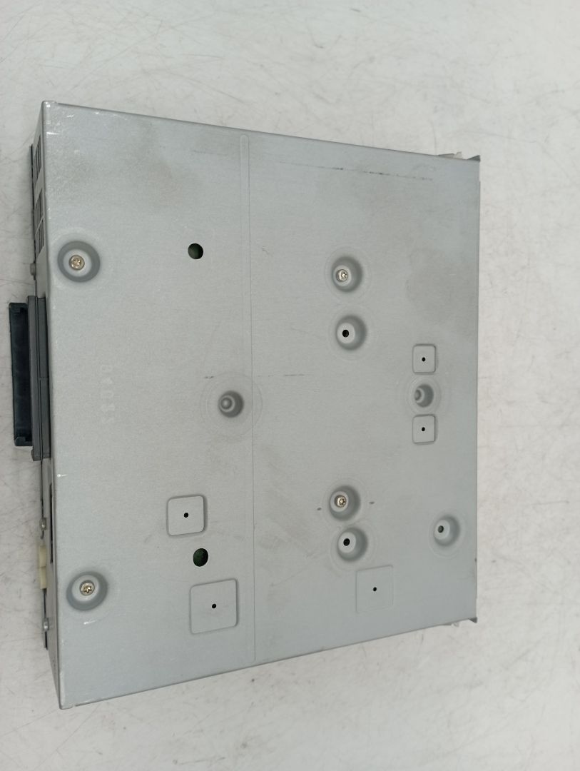4F0035056B SISTEMA AUDIO RADIO CD AUDI Q5 2009 33448 devimagesvext/08283e45-1ba6-4c70-9a92-5b0ff35685bb/migcrv/imagenes/000/000/692/000000692073.jpeg