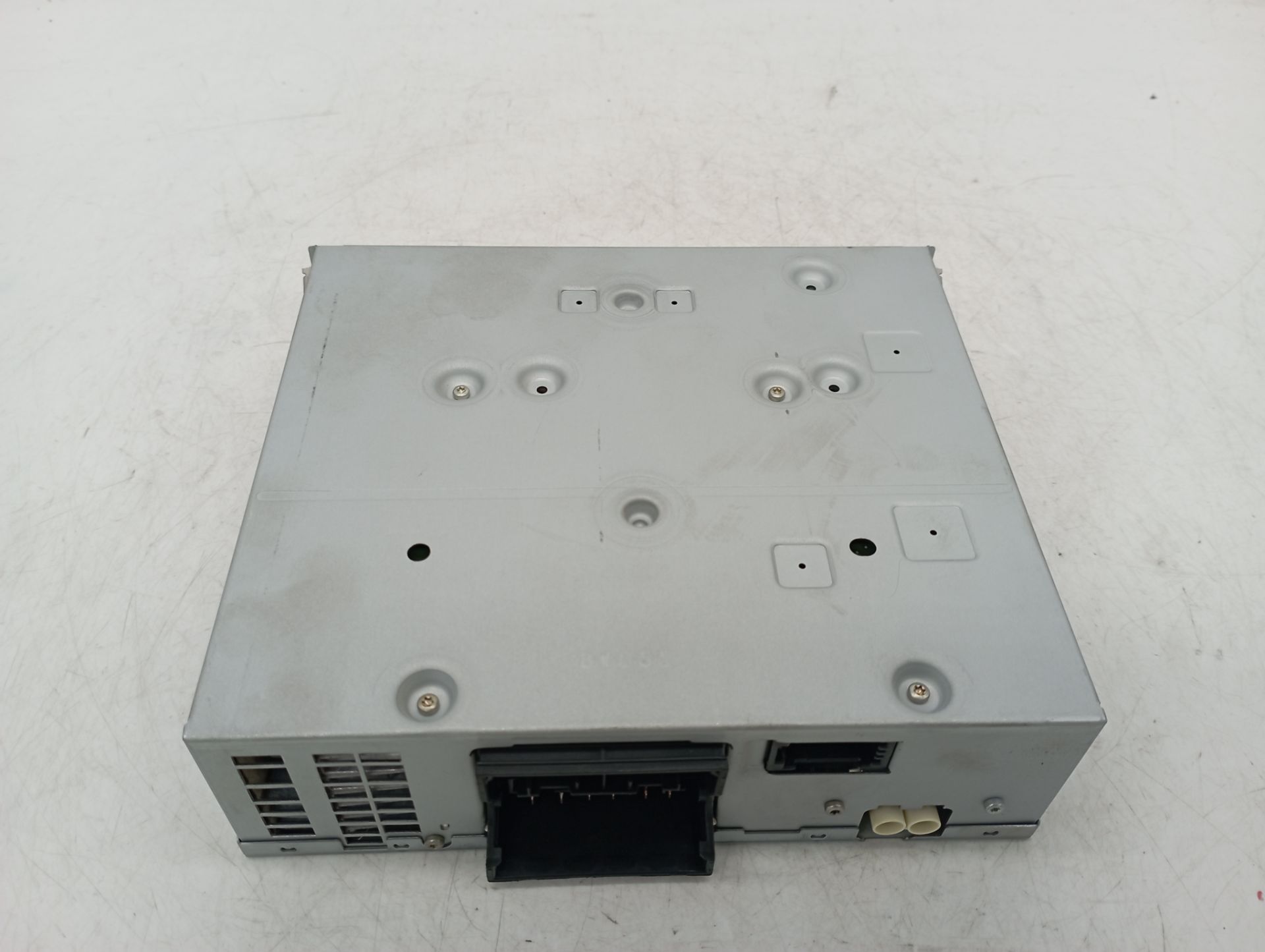 4F0035056B SISTEMA AUDIO RADIO CD AUDI Q5 2009 33448 devimagesvext/08283e45-1ba6-4c70-9a92-5b0ff35685bb/migcrv/imagenes/000/000/692/000000692075.jpeg