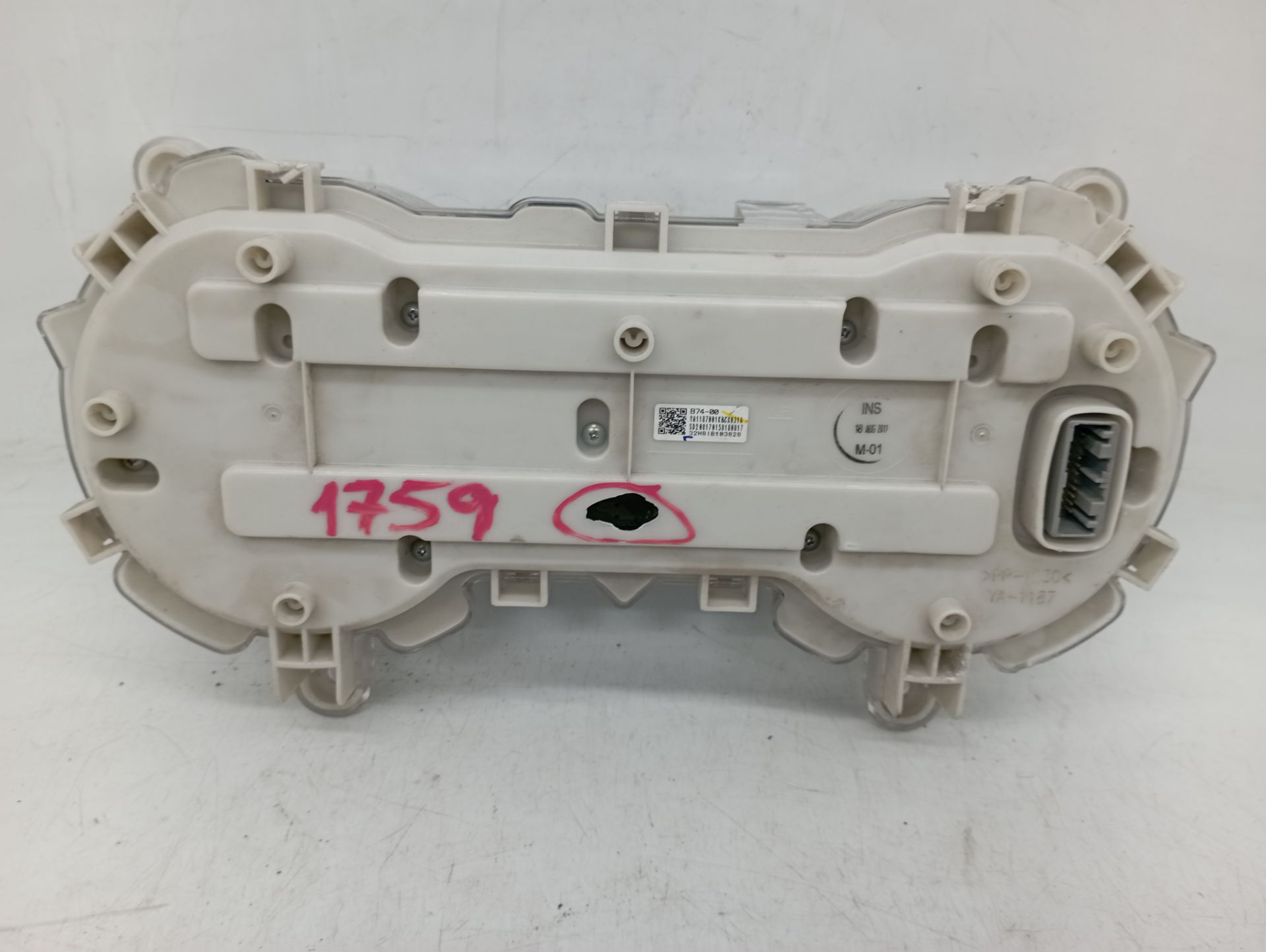 B7400 CUADRO INSTRUMENTOS YAMAHA X-MAX 300 2017 33497 devimagesvext/08283e45-1ba6-4c70-9a92-5b0ff35685bb/migcrv/imagenes/000/000/693/000000693515.jpeg