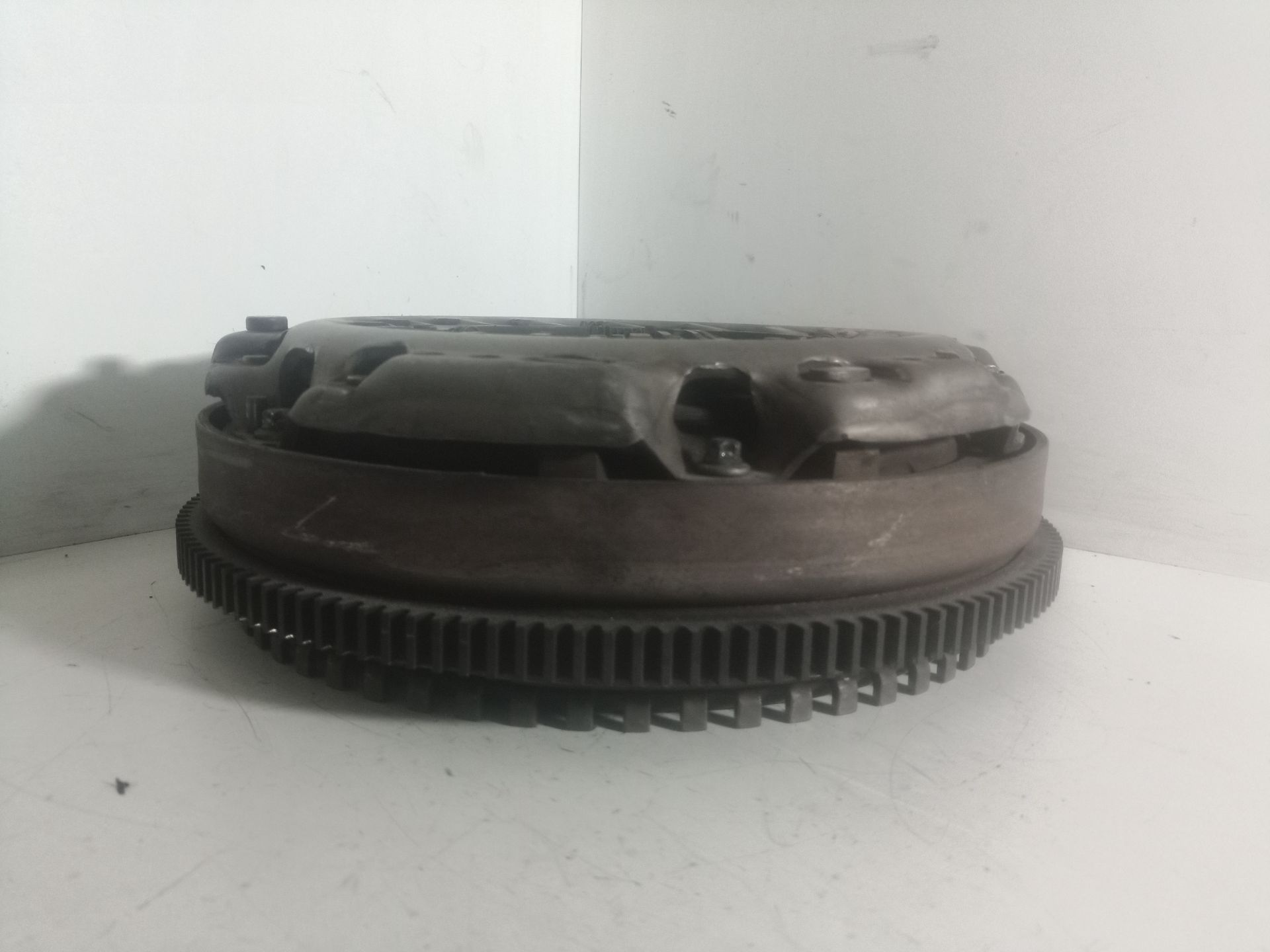 SIN DEFINIR VOLANTE MOTOR MERCEDES-BENZ C BERLINA 2003 32392 devimagesvext/08283e45-1ba6-4c70-9a92-5b0ff35685bb/migcrv/imagenes/000/000/695/000000695393.jpeg