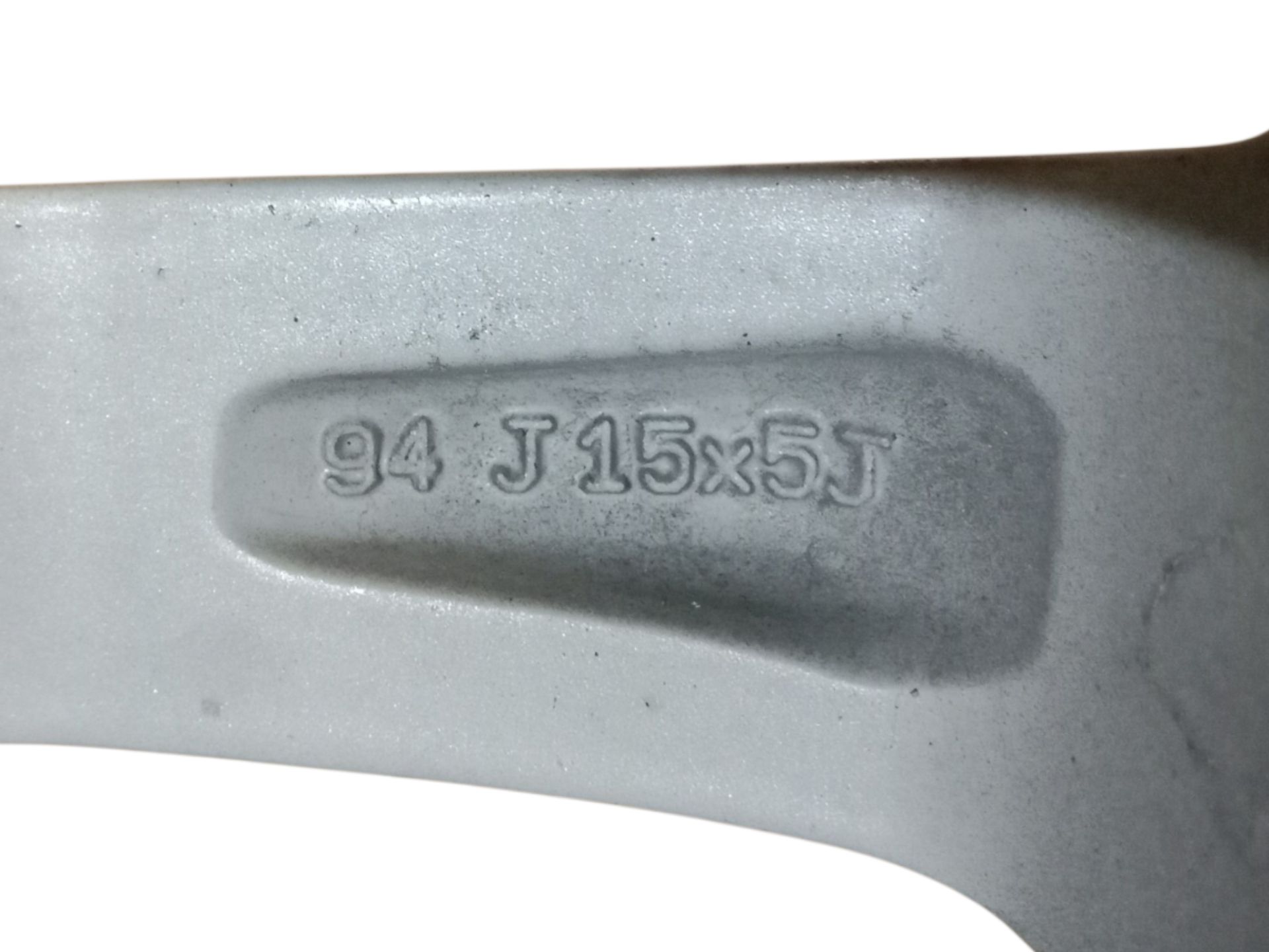 R15 LLANTA TOYOTA YARIS 2015 32179 devimagesvext/08283e45-1ba6-4c70-9a92-5b0ff35685bb/migcrv/imagenes/000/000/704/000000704495.jpeg