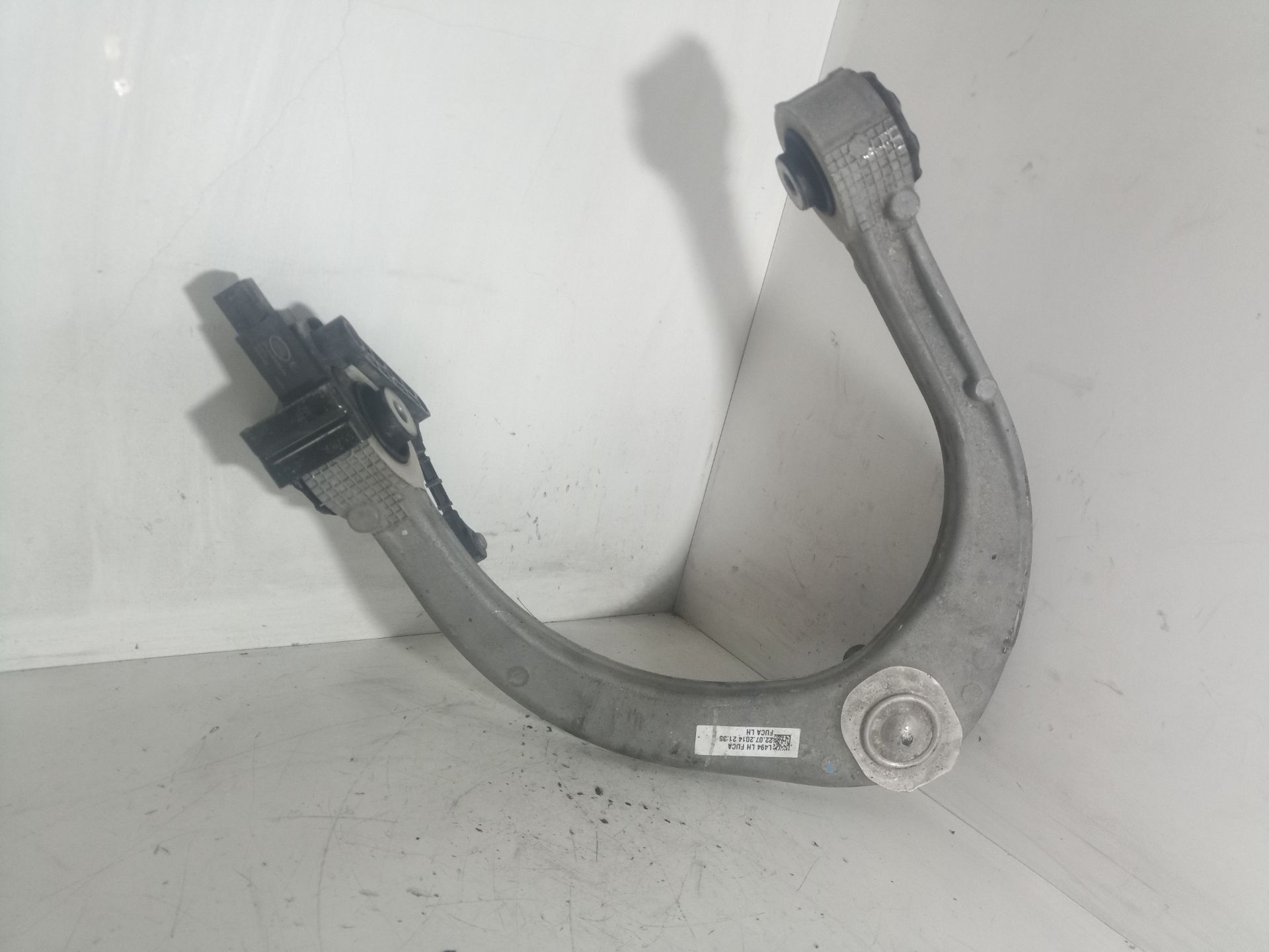 PLA3091A BRAZO SUSPENSION SUPERIOR DELANTERO IZQUIERDO LAND ROVER RANGE ROVER SPORT 2014 34740 devimagesvext/08283e45-1ba6-4c70-9a92-5b0ff35685bb/migcrv/imagenes/000/000/704/000000704863.jpeg
