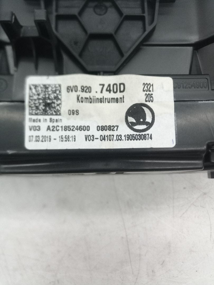 6V0920740D CUADRO INSTRUMENTOS SKODA FABIA 2019 33844 devimagesvext/08283e45-1ba6-4c70-9a92-5b0ff35685bb/migcrv/imagenes/000/000/705/000000705009.jpeg