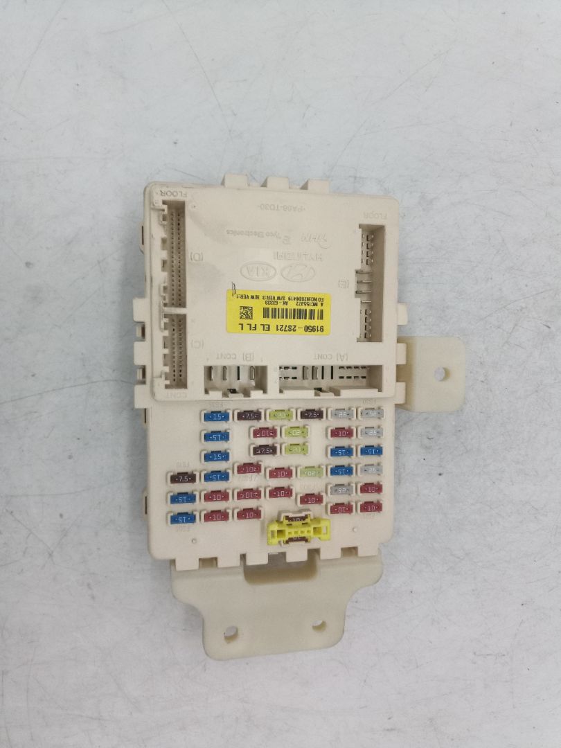 919502S721 CAJA RELES FUSIBLES HYUNDAI IX35 2014 33915 devimagesvext/08283e45-1ba6-4c70-9a92-5b0ff35685bb/migcrv/imagenes/000/000/706/000000706111.jpeg
