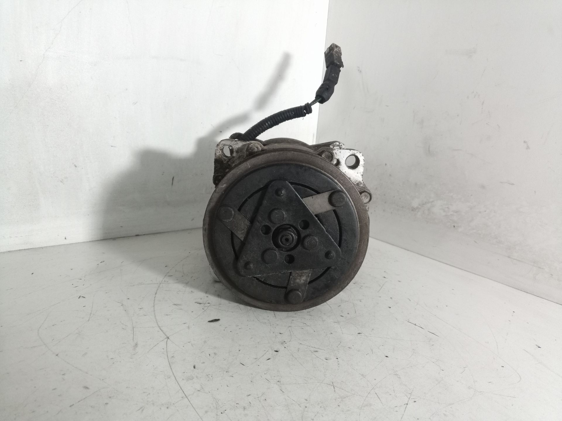1227 COMPRESOR AIRE ACONDICIONADO PEUGEOT EXPERT COMBI 2001 32841 devimagesvext/08283e45-1ba6-4c70-9a92-5b0ff35685bb/migcrv/imagenes/000/000/707/000000707677.jpeg