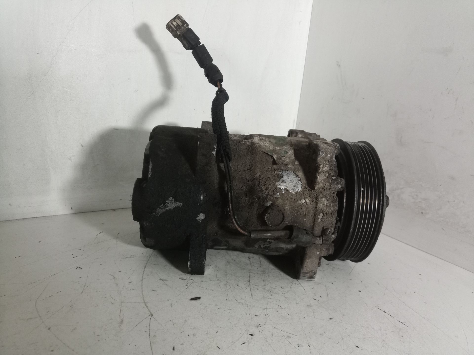 1227 COMPRESOR AIRE ACONDICIONADO PEUGEOT EXPERT COMBI 2001 32841 devimagesvext/08283e45-1ba6-4c70-9a92-5b0ff35685bb/migcrv/imagenes/000/000/707/000000707679.jpeg