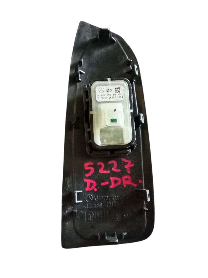 A20590515213 MANDO ELEVALUNAS DELANTERO DERECHO MERCEDES-BENZ VITO TOURER 2019 32555 devimagesvext/08283e45-1ba6-4c70-9a92-5b0ff35685bb/migcrv/imagenes/000/000/710/000000710193.jpeg