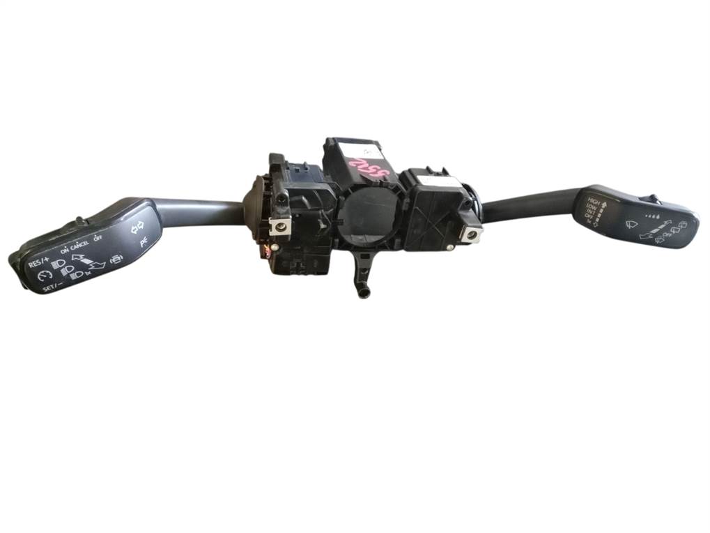 2Q0953502AB MANDO MULTIFUNCION SKODA FABIA 2019 34169 devimagesvext/08283e45-1ba6-4c70-9a92-5b0ff35685bb/migcrv/imagenes/000/000/710/000000710861.jpeg