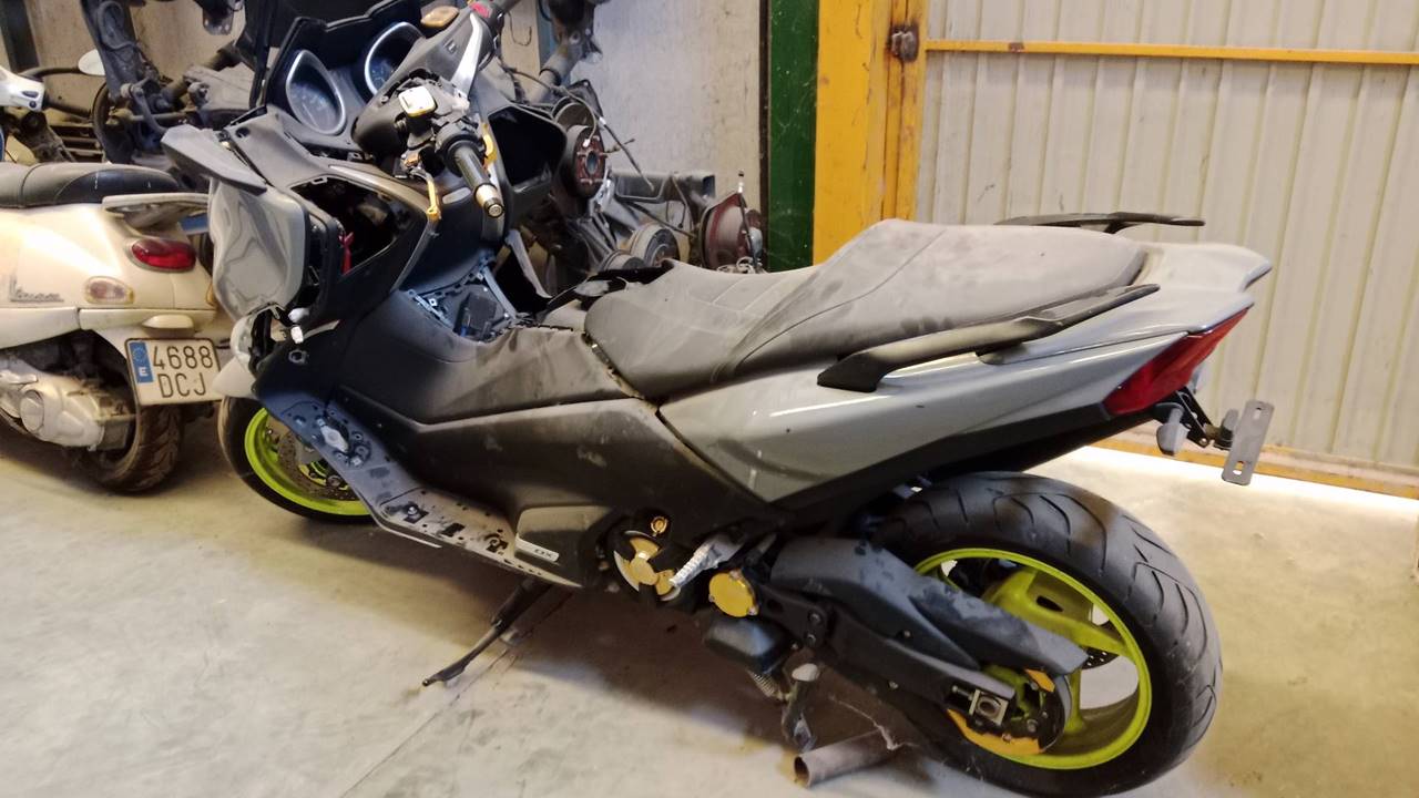 SIN DEFINIR SOPORTE AMORTIGUADOR YAMAHA TMAX 530 2017 34744 devimagesvext/08283e45-1ba6-4c70-9a92-5b0ff35685bb/migcrv/imagenes/000/000/711/000000711528.jpeg