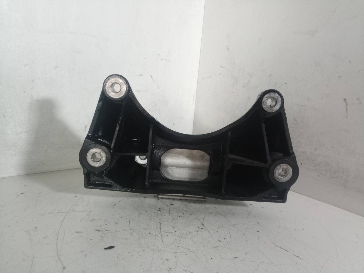 A2132406100 SOPORTE CAMBIO MERCEDES-BENZ E BERLINA 2019  Caja de cambios automática - 9-pasos 32220 devimagesvext/08283e45-1ba6-4c70-9a92-5b0ff35685bb/migcrv/imagenes/000/000/716/000000716889.jpeg