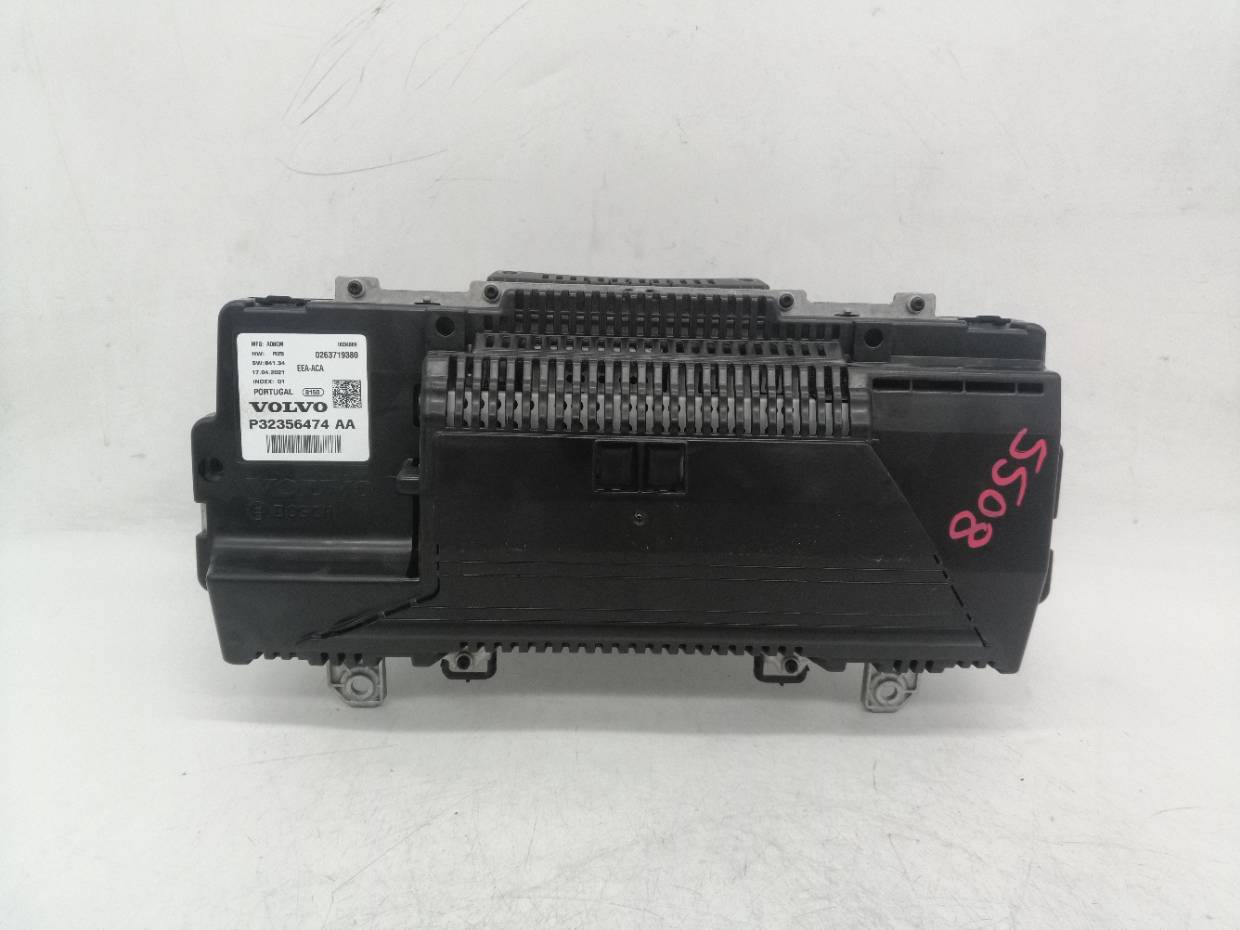 0263719380 CUADRO INSTRUMENTOS VOLVO XC60 2021 34294 devimagesvext/08283e45-1ba6-4c70-9a92-5b0ff35685bb/migcrv/imagenes/000/000/717/000000717321.jpeg