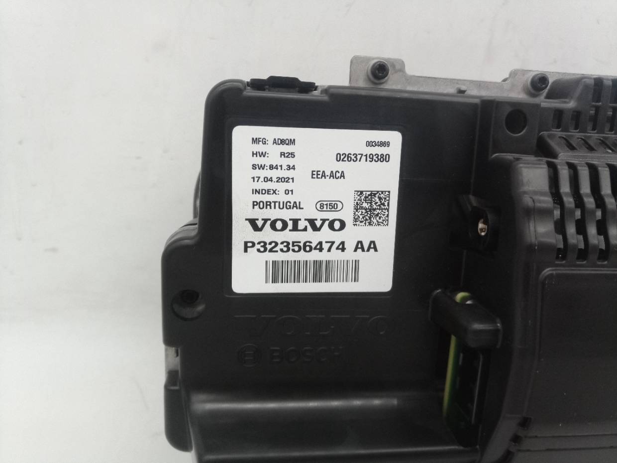 0263719380 CUADRO INSTRUMENTOS VOLVO XC60 2021 34294 devimagesvext/08283e45-1ba6-4c70-9a92-5b0ff35685bb/migcrv/imagenes/000/000/717/000000717323.jpeg
