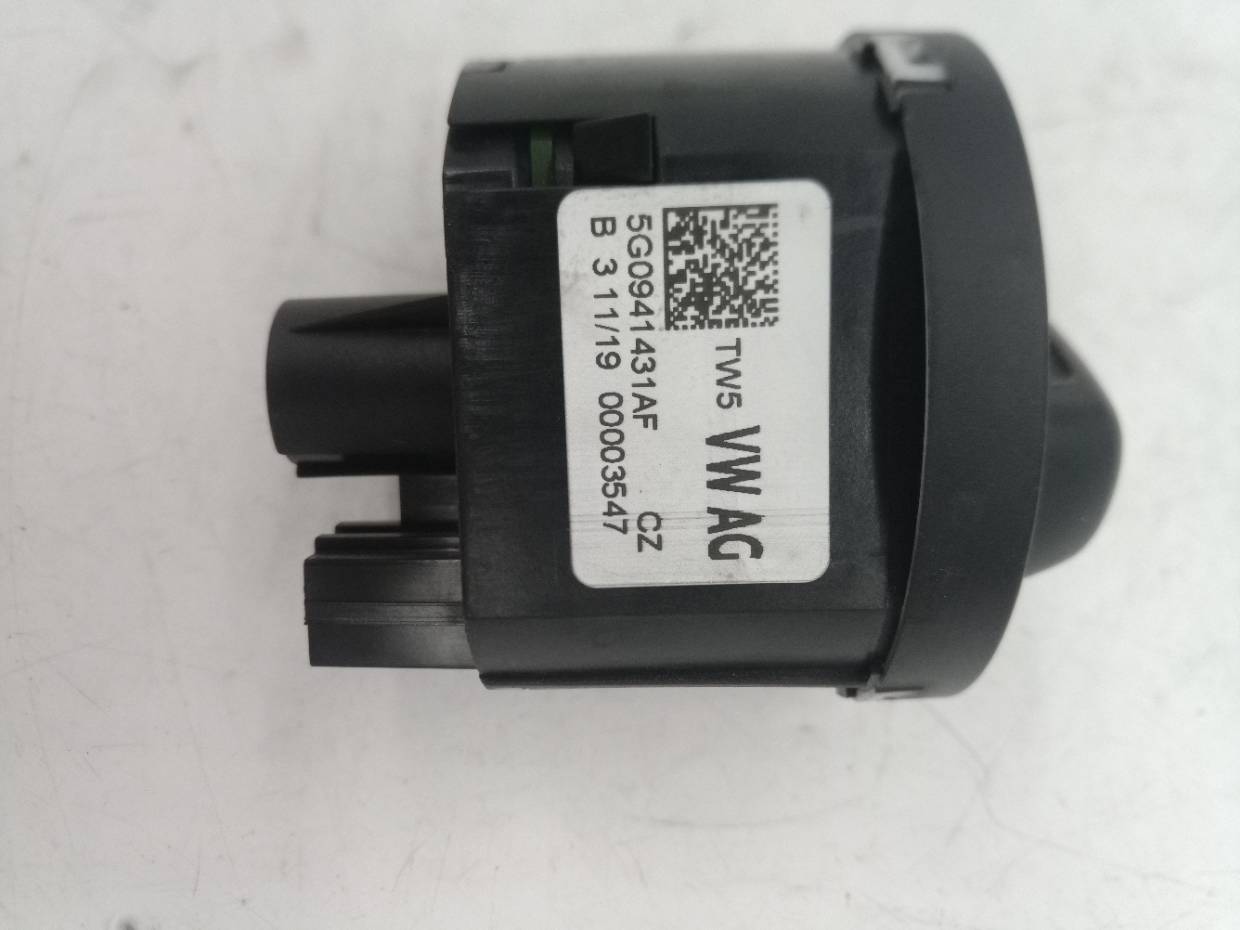 5G0941431AF MANDO LUCES SEAT IBIZA 2019 32916 devimagesvext/08283e45-1ba6-4c70-9a92-5b0ff35685bb/migcrv/imagenes/000/000/717/000000717355.jpeg