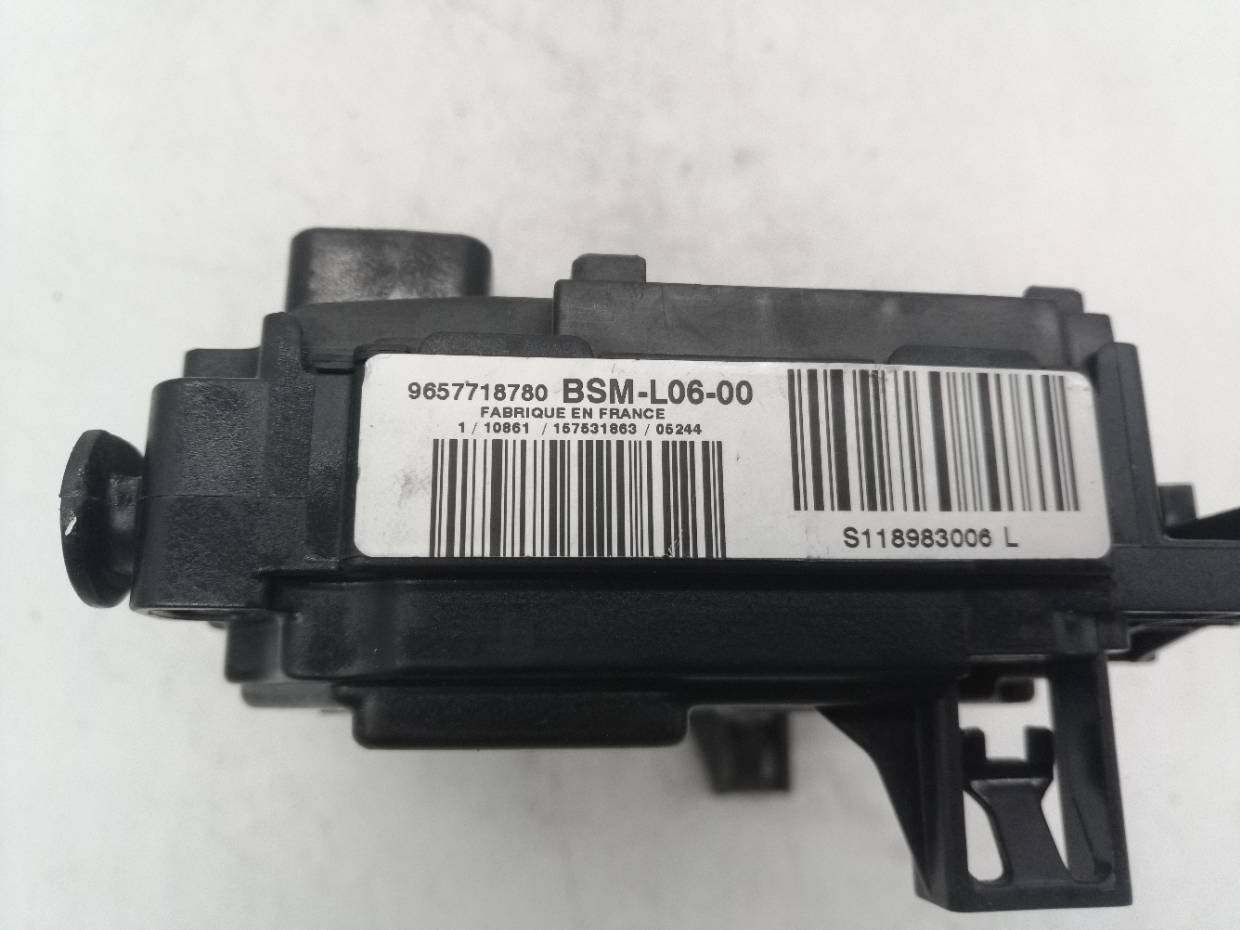 9657718780 CAJA RELES FUSIBLES CITROEN C5 BERLINA 2005 34281 devimagesvext/08283e45-1ba6-4c70-9a92-5b0ff35685bb/migcrv/imagenes/000/000/717/000000717485.jpeg