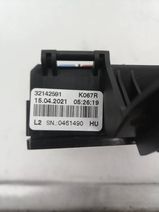 32142591 CAJA RELES FUSIBLES VOLVO XC60 2021 34278 devimagesvext/08283e45-1ba6-4c70-9a92-5b0ff35685bb/migcrv/imagenes/000/000/717/000000717503.jpeg