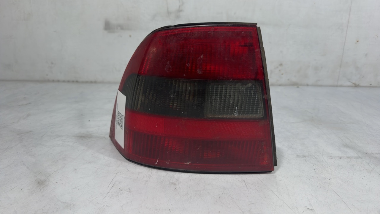 OPEL VECTRA B BERLINA PILOTO TRASERO IZQUIERDO OPEL VECTRA B BERLINA PILOTO TRASERO IZQUIERDO