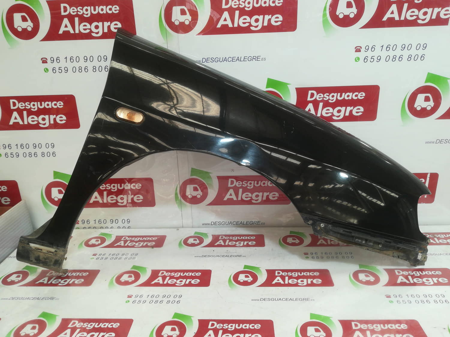 SEAT CORDOBA BERLINA ALETA DELANTERA DERECHA SEAT CORDOBA BERLINA ALETA DELANTERA DERECHA