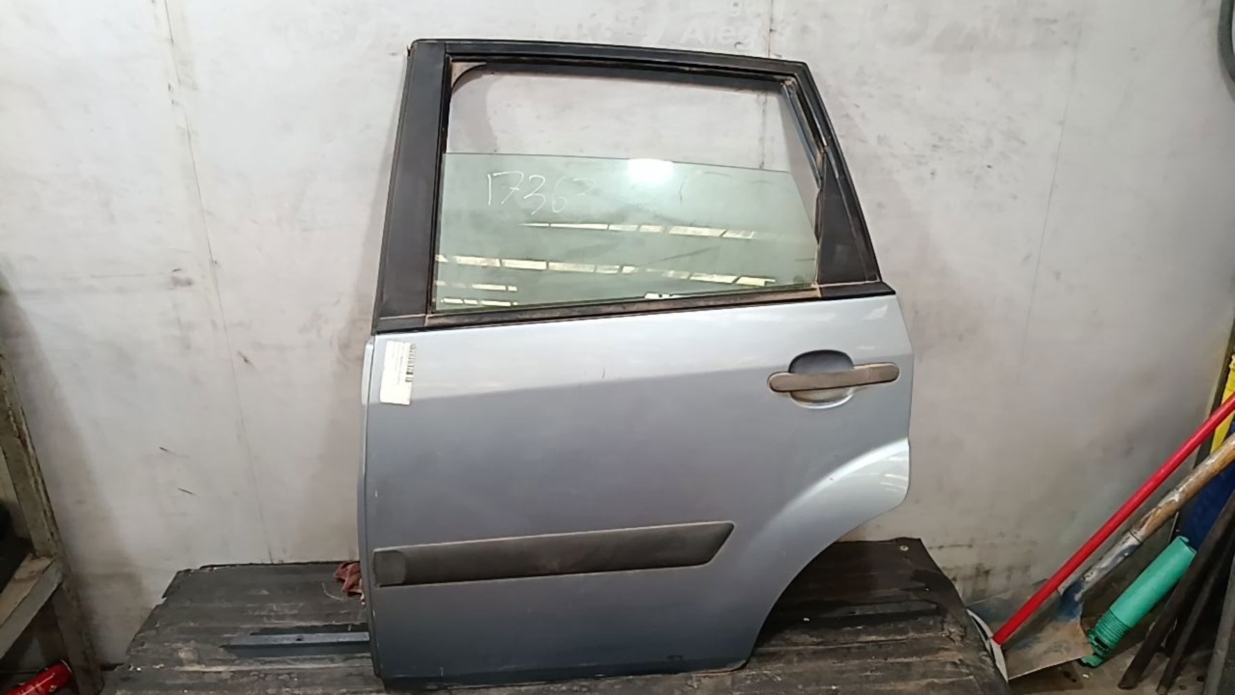 FORD FIESTA PUERTA TRASERA IZQUIERDA FORD FIESTA PUERTA TRASERA IZQUIERDA