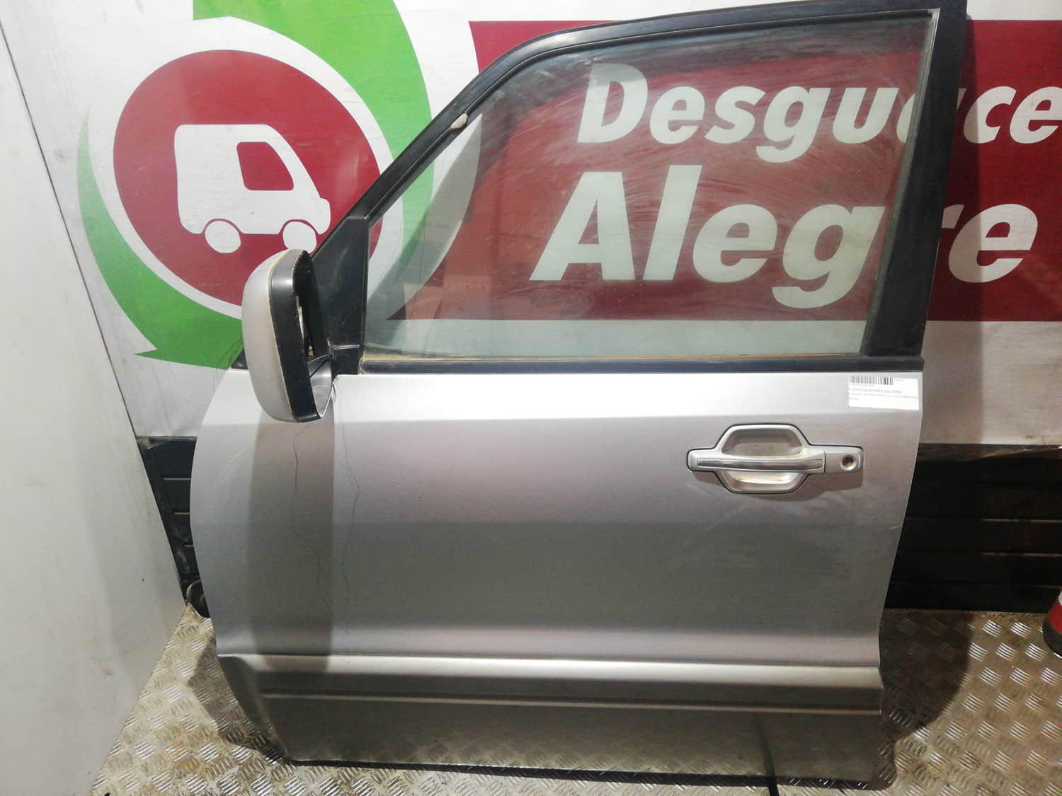 MITSUBISHI MONTERO PUERTA DELANTERA IZQUIERDA MITSUBISHI MONTERO PUERTA DELANTERA IZQUIERDA