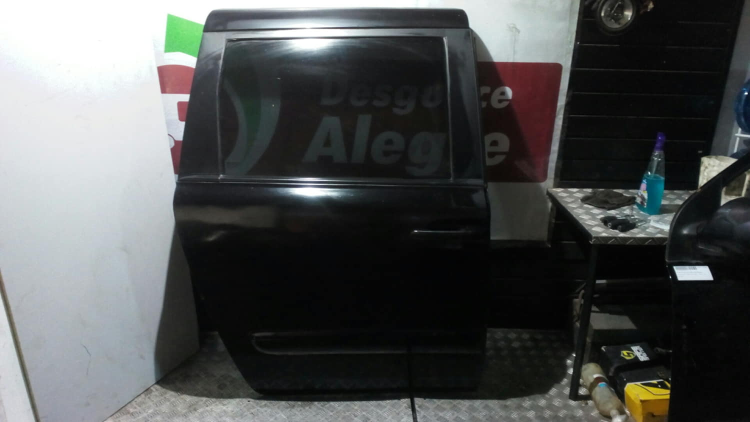 KIA CARNIVAL PUERTA LATERAL CORREDERA DERECHA KIA CARNIVAL PUERTA LATERAL CORREDERA DERECHA