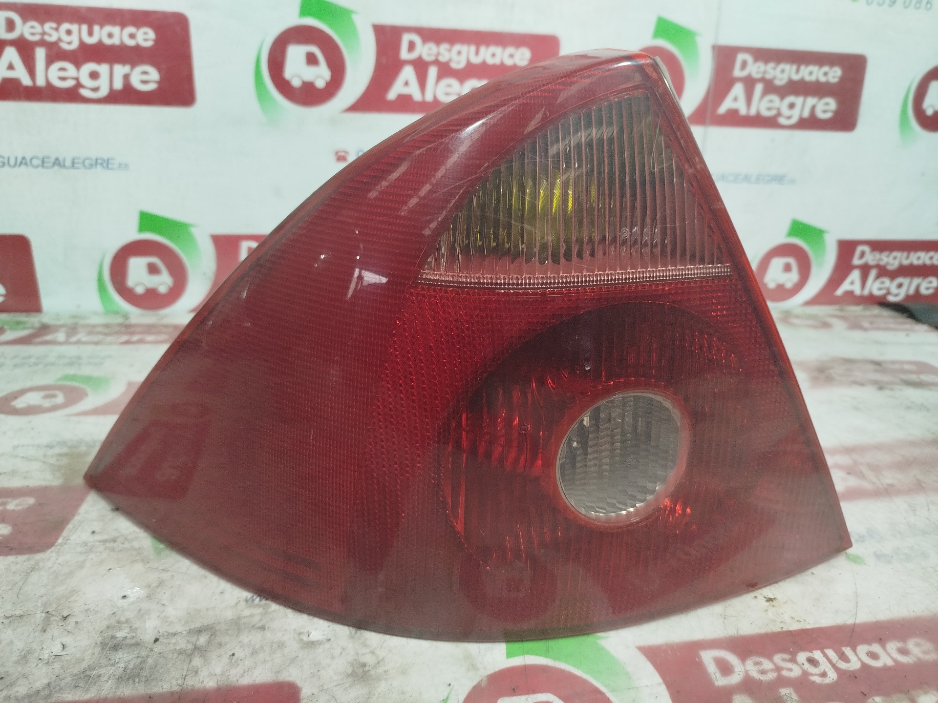 FORD MONDEO BERLINA PILOTO TRASERO IZQUIERDO FORD MONDEO BERLINA PILOTO TRASERO IZQUIERDO