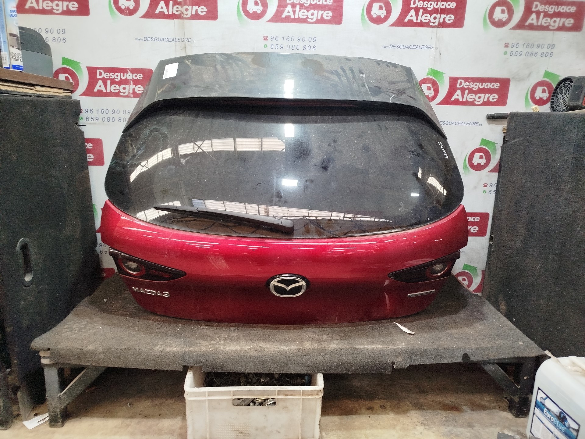 MAZDA 3 SEDÁN PORTON TRASERO