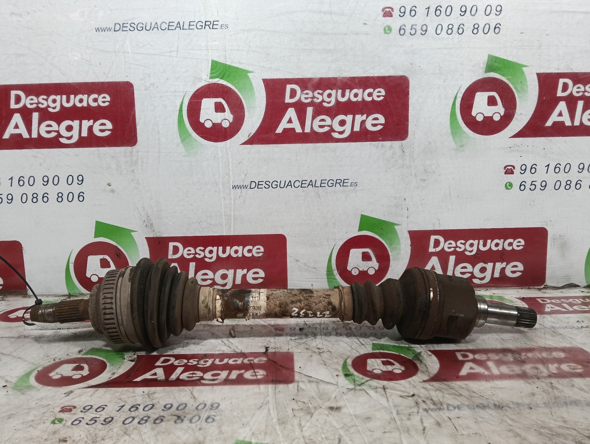 AUDI A4 BERLINA TRANSMISION DELANTERA IZQUIERDA AUDI A4 BERLINA TRANSMISION DELANTERA IZQUIERDA