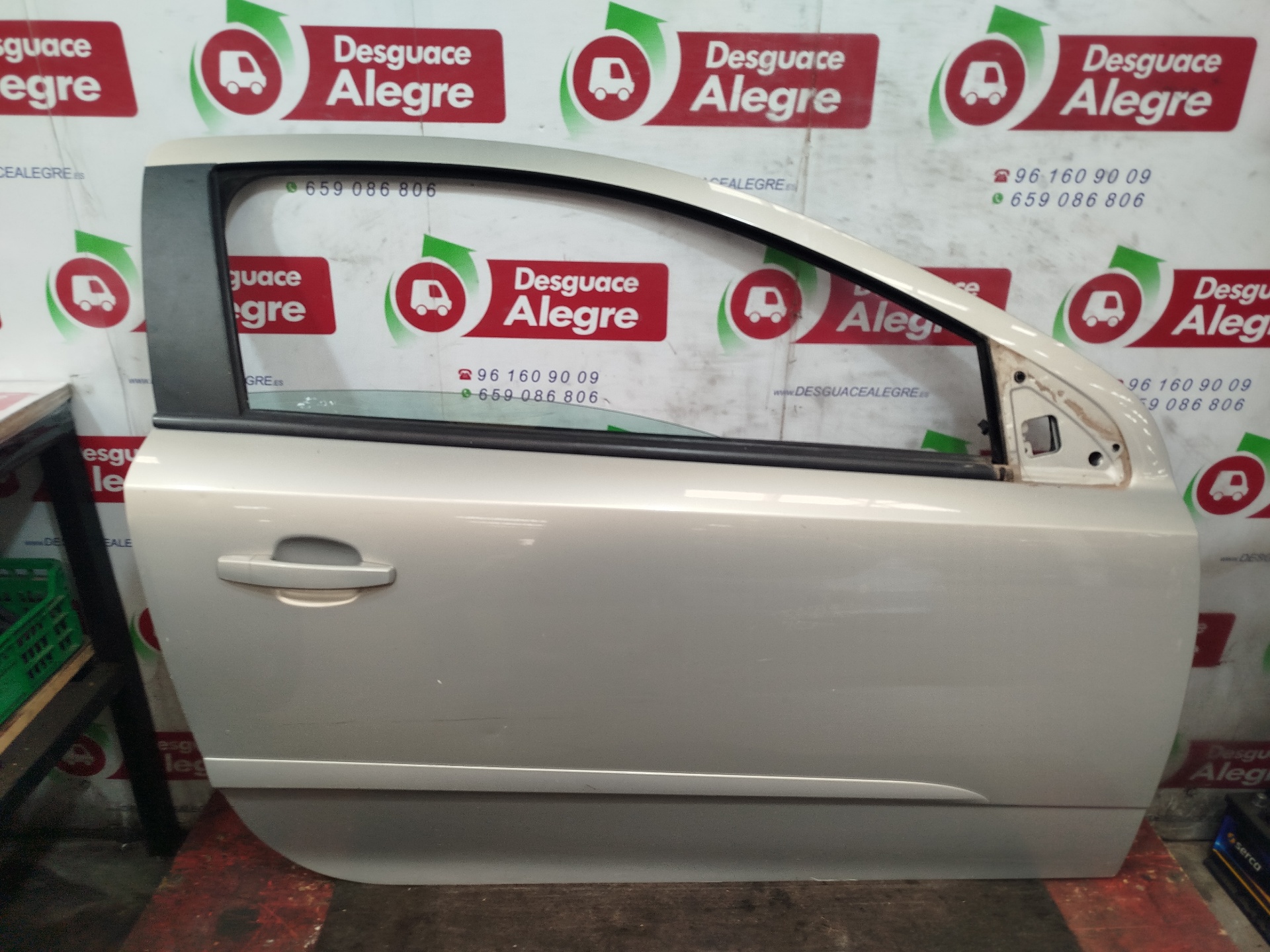 OPEL ASTRA H GTC PUERTA DELANTERA DERECHA OPEL ASTRA H GTC PUERTA DELANTERA DERECHA