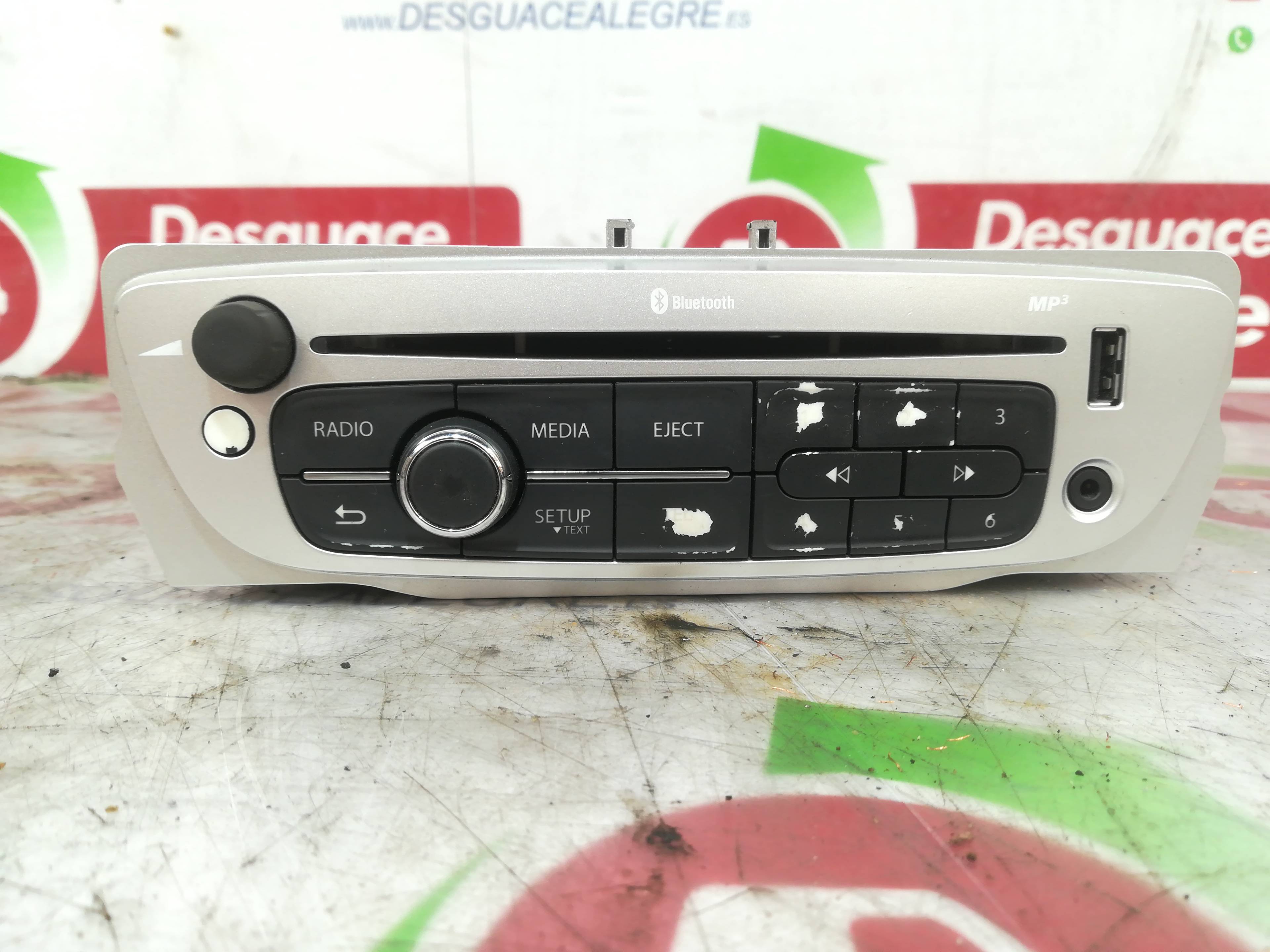 RENAULT MEGANE III BERLINA 5P SISTEMA AUDIO RADIO CD RENAULT MEGANE III BERLINA 5P SISTEMA AUDIO RADIO CD