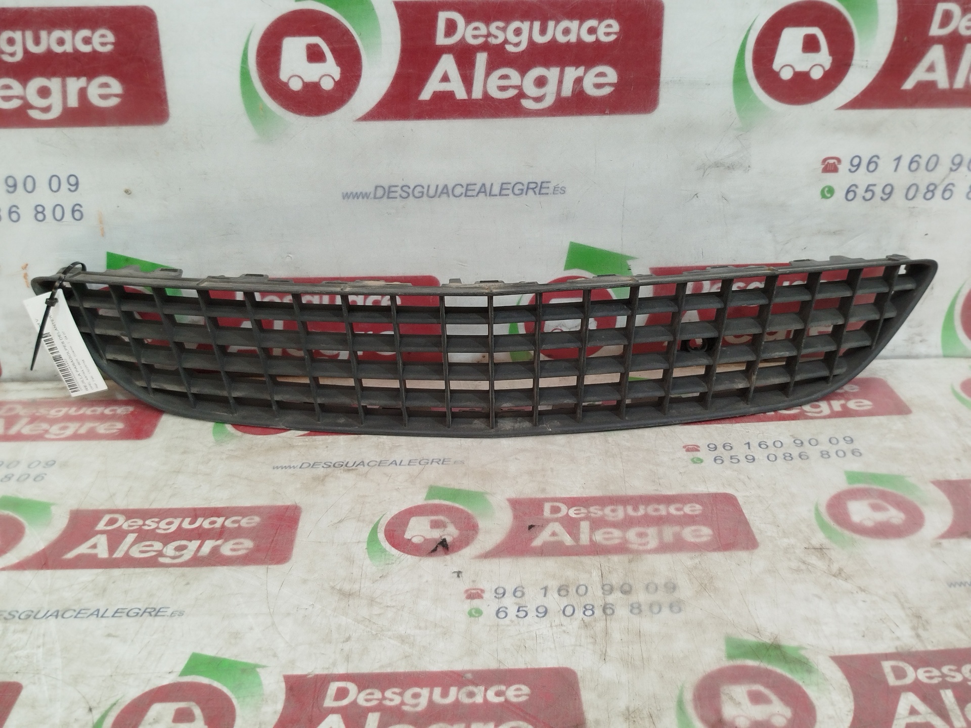 OPEL ASTRA H BERLINA REJILLA PARAGOLPES DELANTERO OPEL ASTRA H BERLINA REJILLA PARAGOLPES DELANTERO