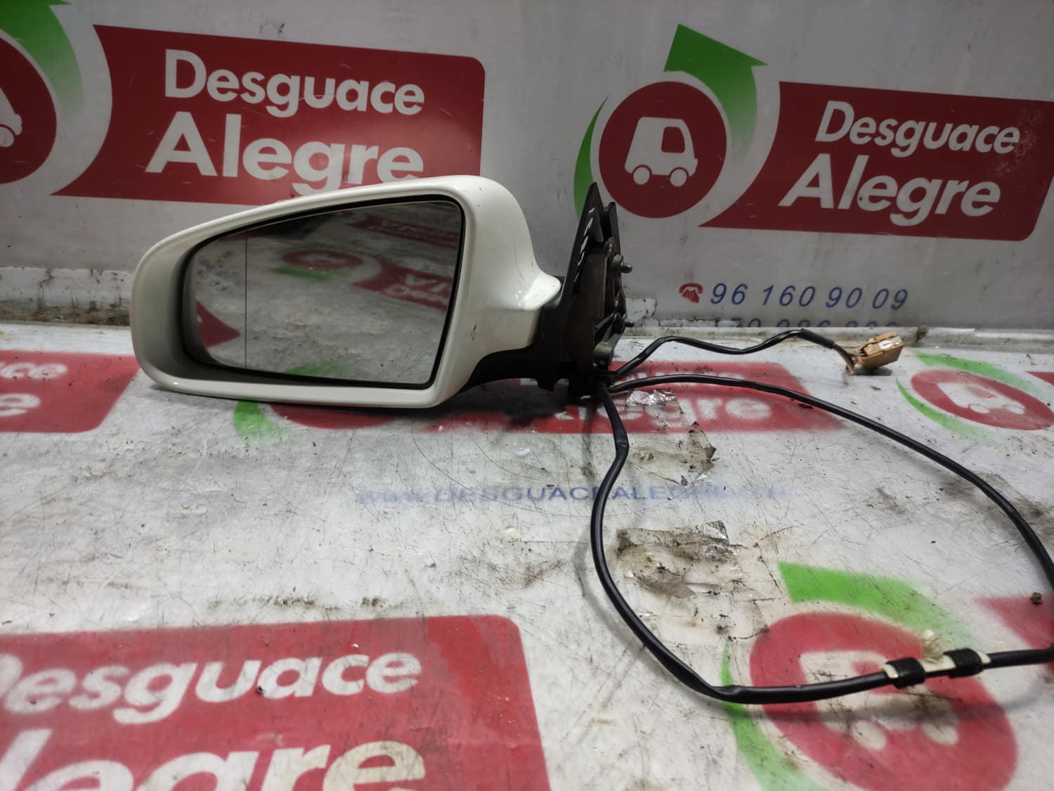 AUDI A4 BERLINA RETROVISOR IZQUIERDO AUDI A4 BERLINA RETROVISOR IZQUIERDO
