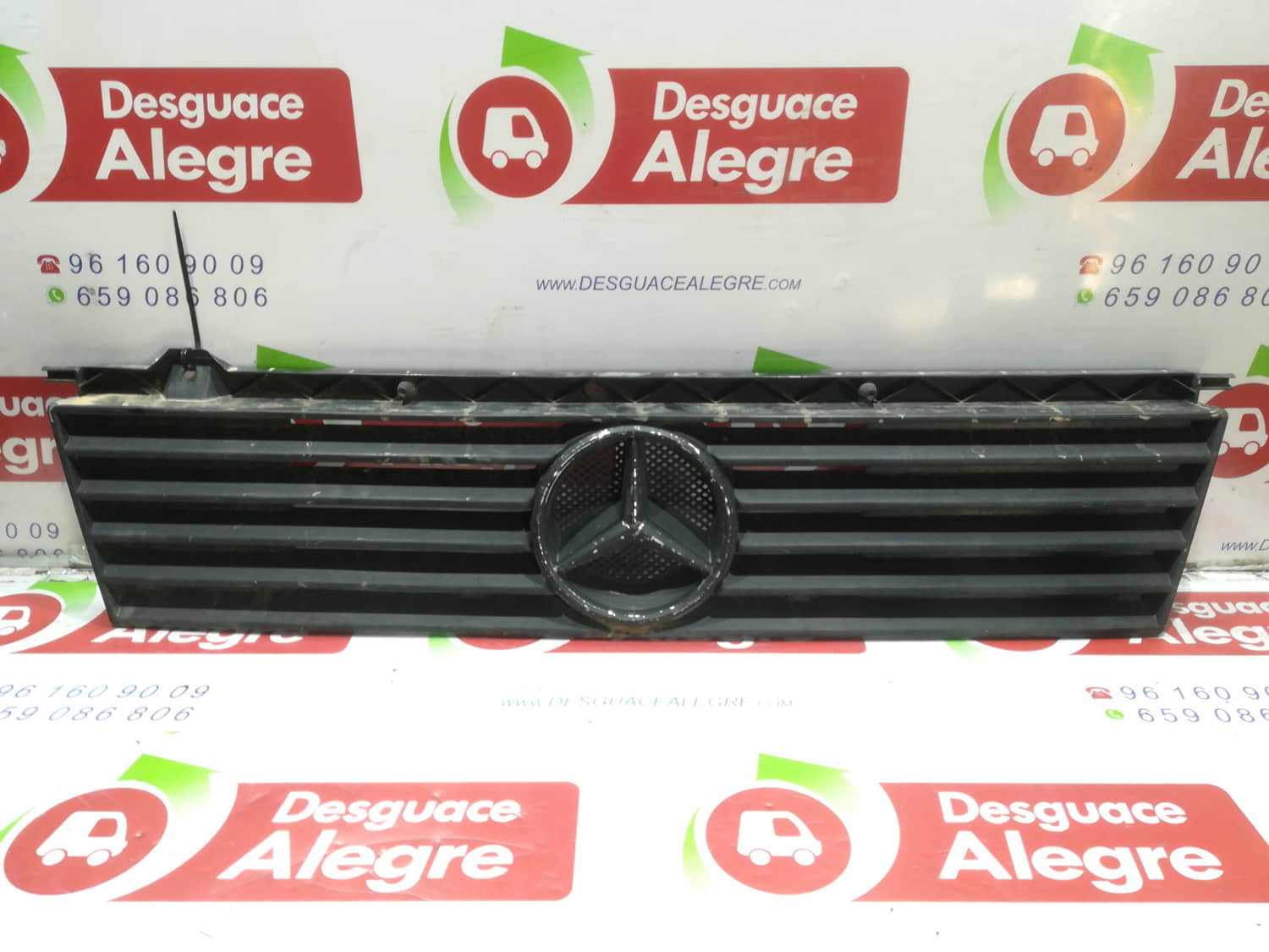 MERCEDES-BENZ MB 100 D FURGÓNCOMBI REJILLA DELANTERA MERCEDES-BENZ MB 100 D FURGÓNCOMBI REJILLA DELANTERA