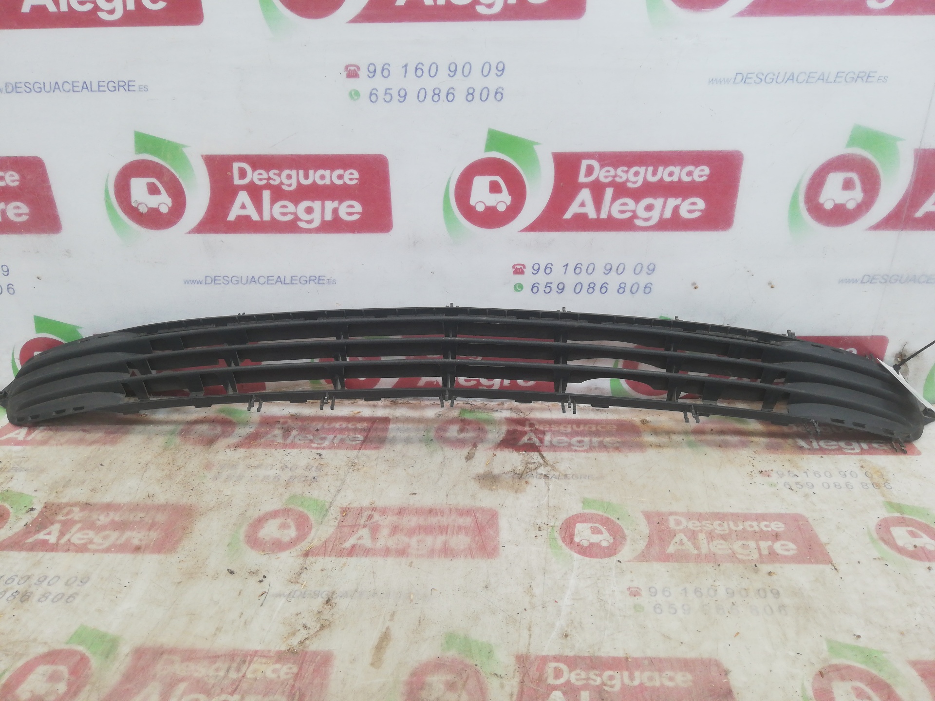 OPEL CORSA C REJILLA PARAGOLPES DELANTERO OPEL CORSA C REJILLA PARAGOLPES DELANTERO