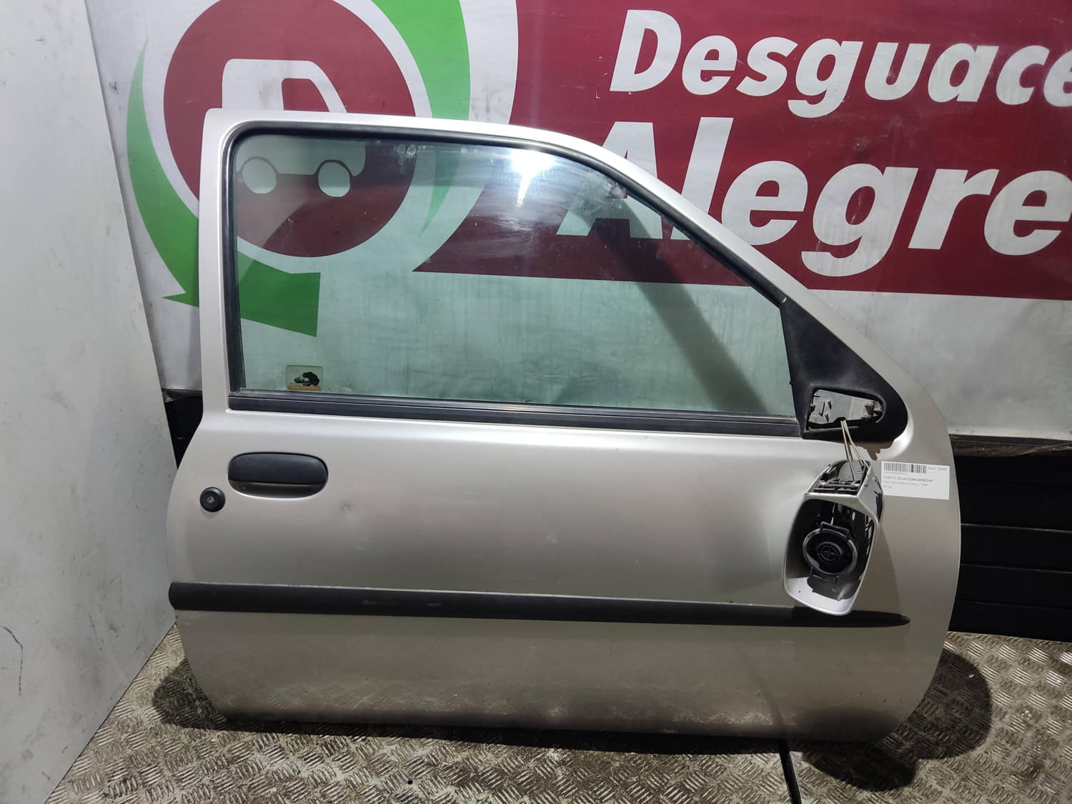 FORD FIESTA BERLINA PUERTA DELANTERA DERECHA FORD FIESTA BERLINA PUERTA DELANTERA DERECHA