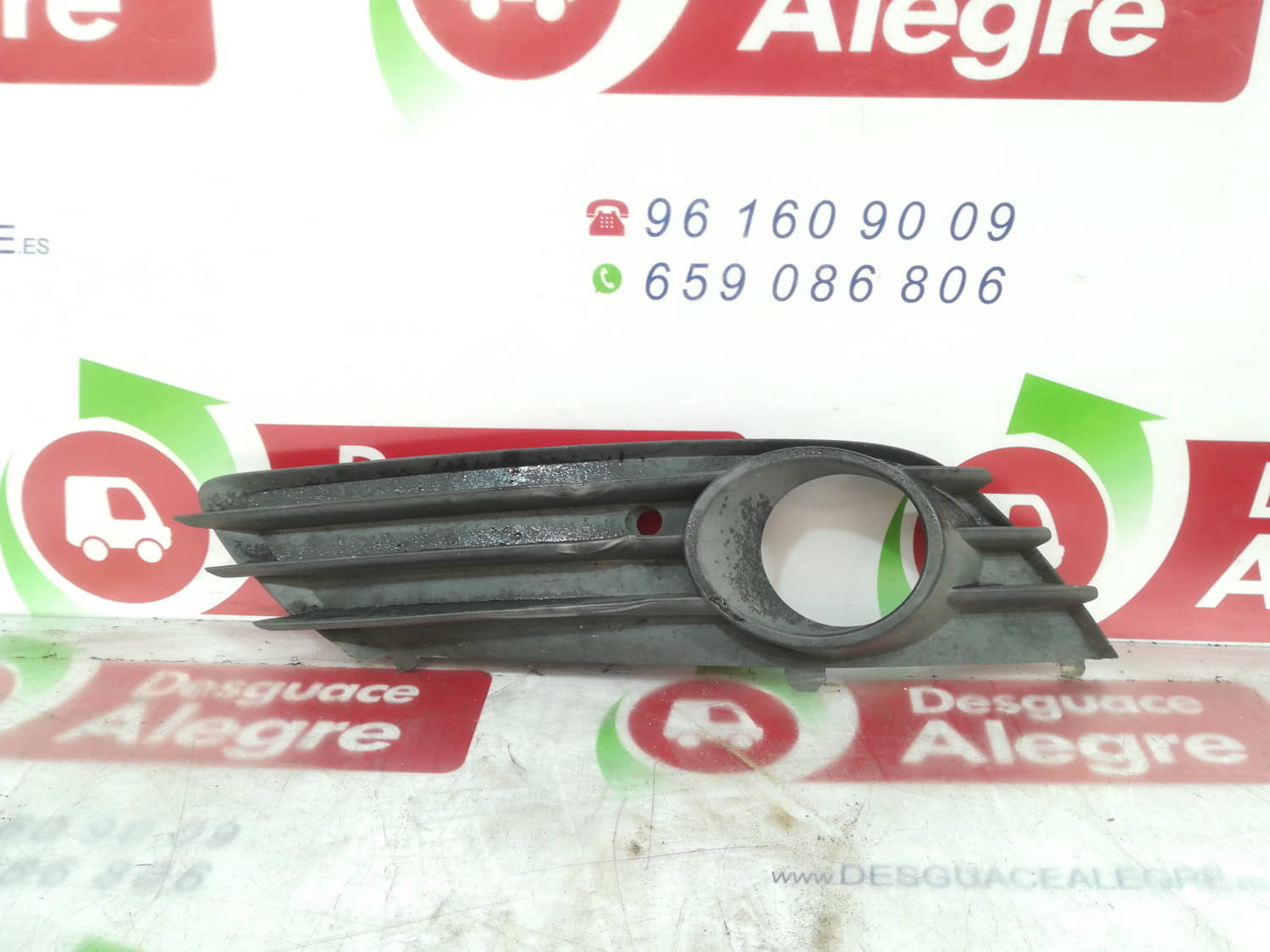 OPEL ASTRA H BERLINA REJILLA PARAGOLPES DERECHA OPEL ASTRA H BERLINA REJILLA PARAGOLPES DERECHA