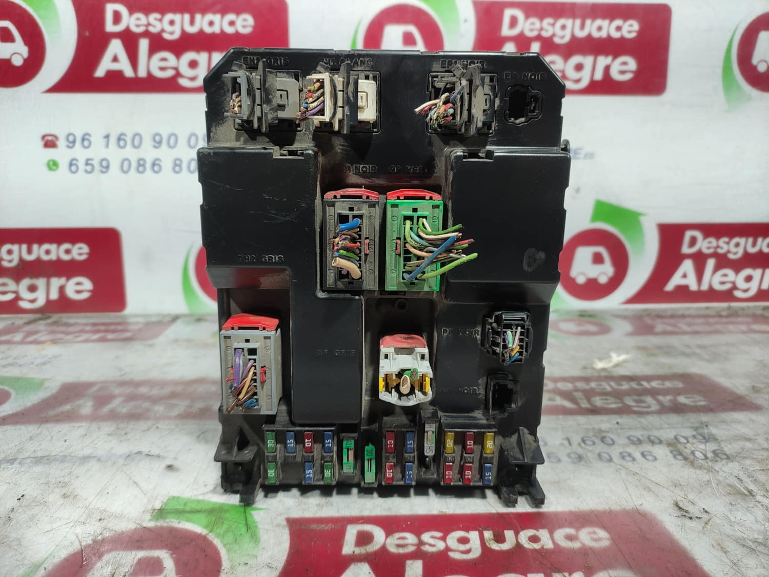 PEUGEOT 307 CAJA RELES FUSIBLES PEUGEOT 307 CAJA RELES FUSIBLES