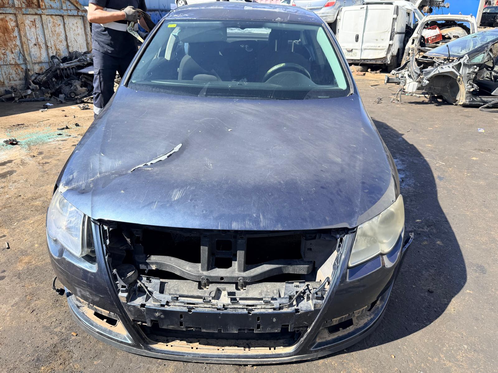 VOLKSWAGEN PASSAT BERLINA PUERTA TRASERA DERECHA VOLKSWAGEN PASSAT BERLINA PUERTA TRASERA DERECHA